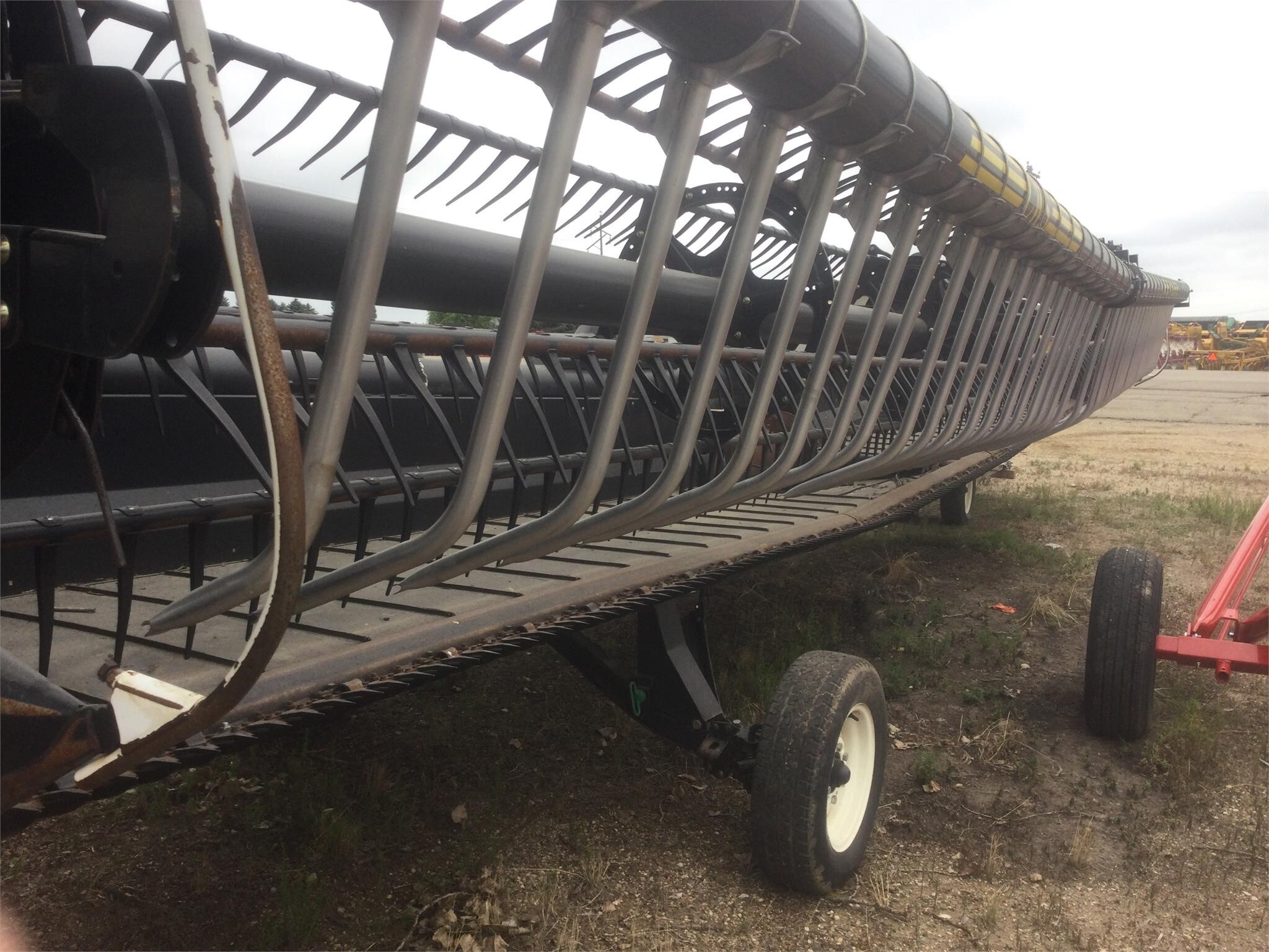 2013 MacDon FD75 Platform