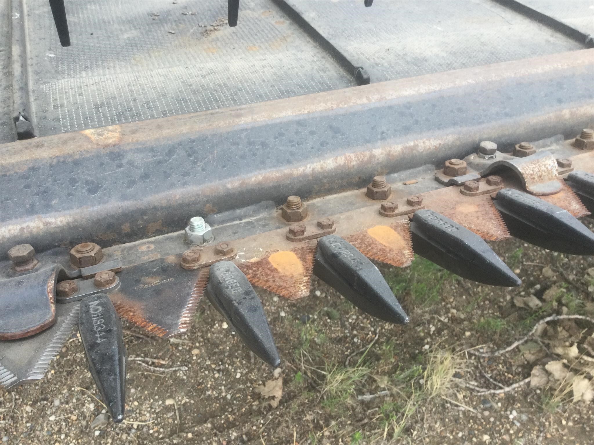 2013 MacDon FD75 Platform