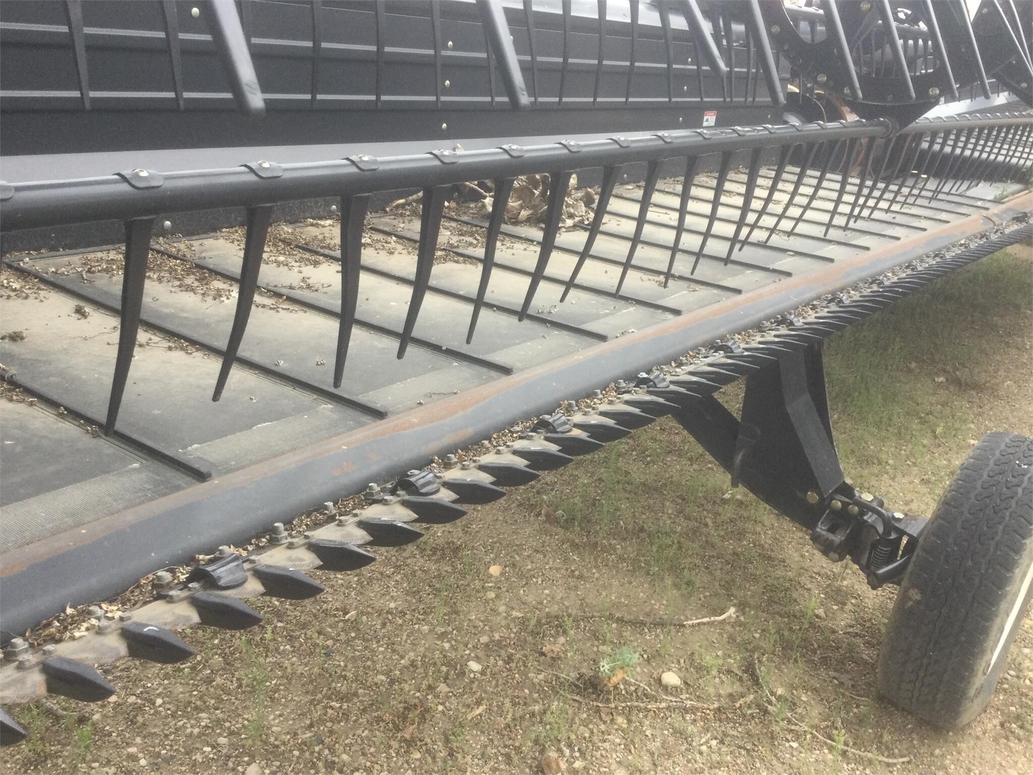 2013 MacDon FD75 Platform