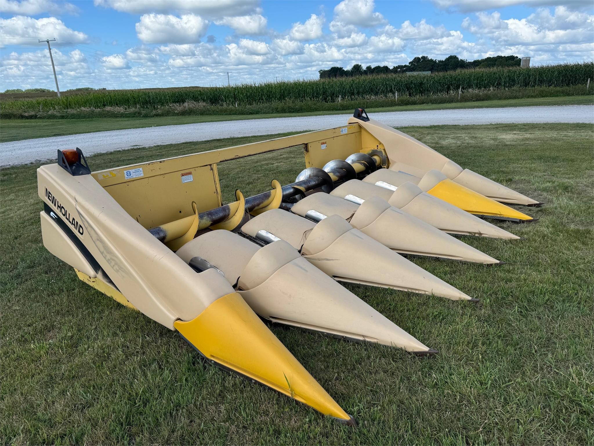 1997 New Holland 996N6 Corn Head