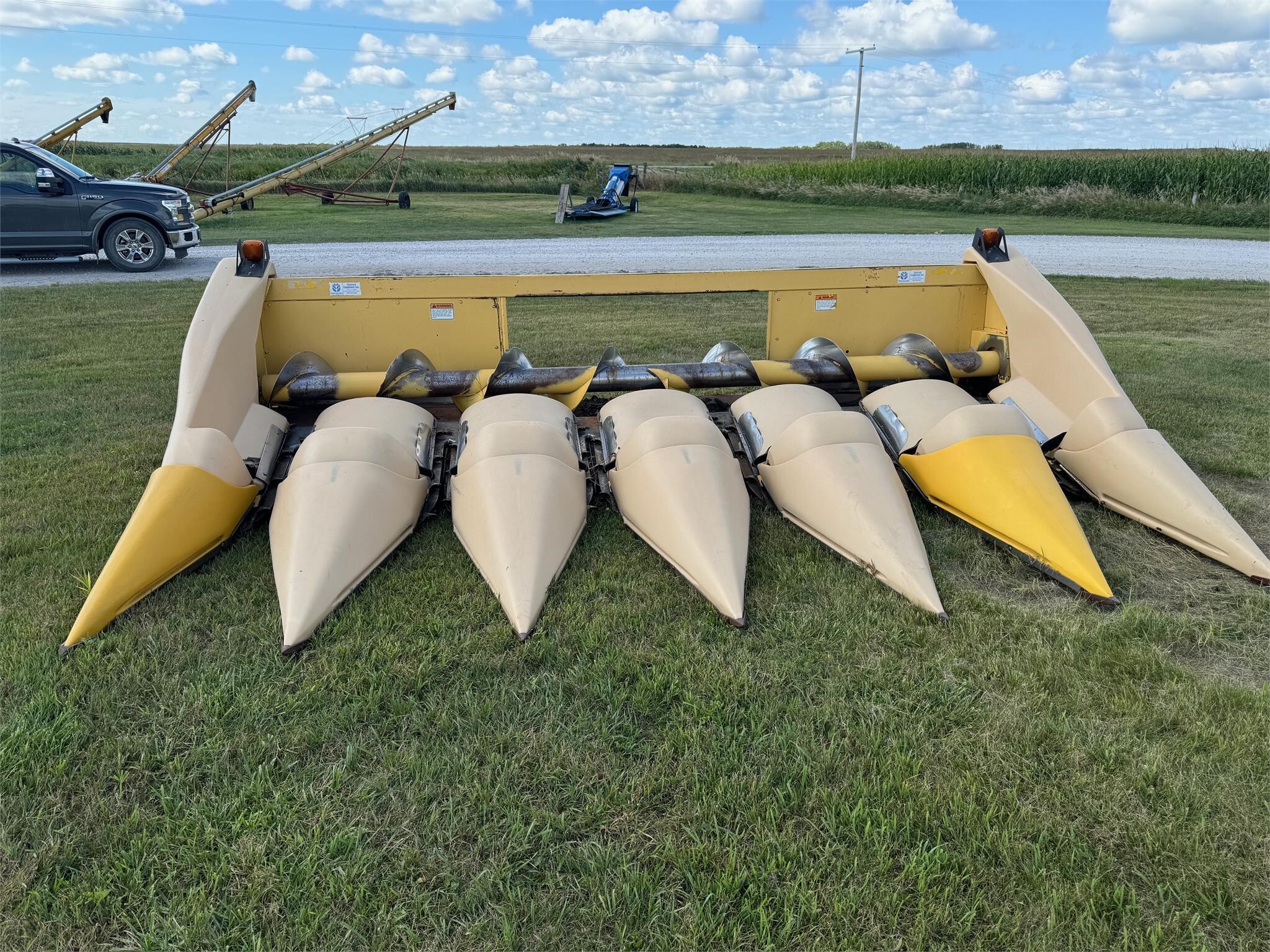 1997 New Holland 996N6 Corn Head