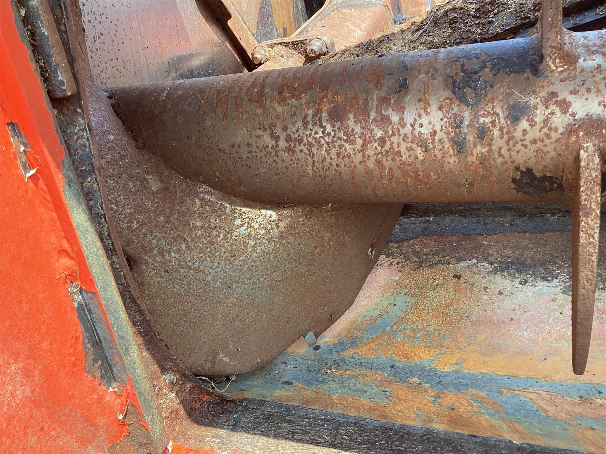 2014 Kuhn Knight RA136 Grinders and Mixer