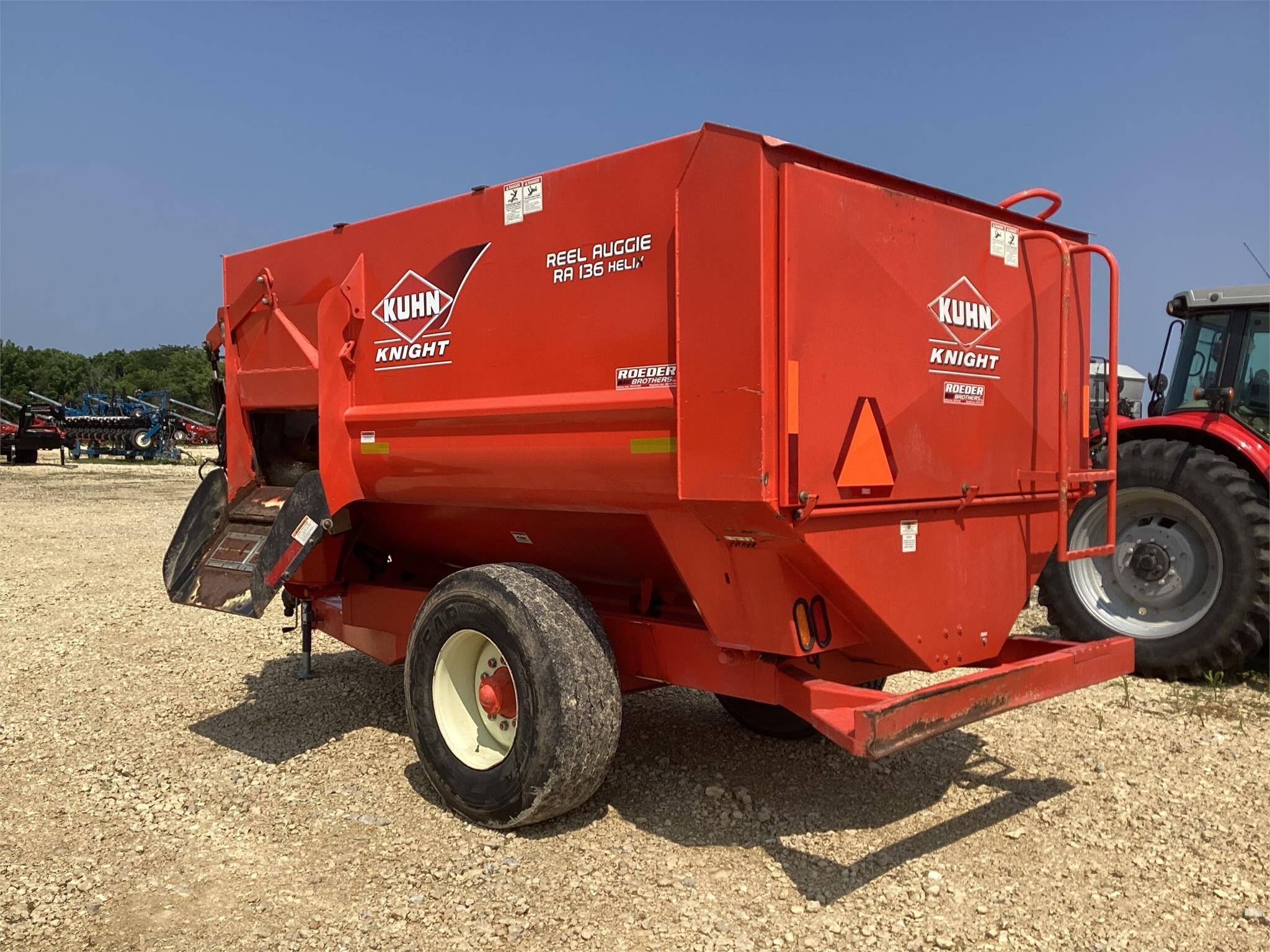 2014 Kuhn Knight RA136 Grinders and Mixer