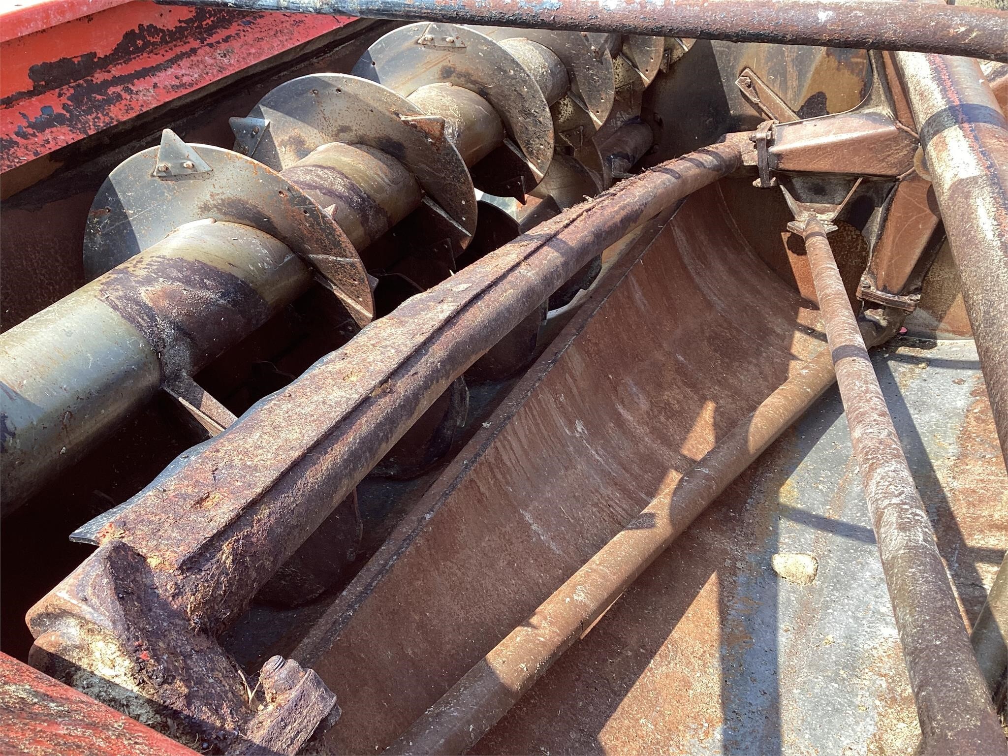 2014 Kuhn Knight RA136 Grinders and Mixer