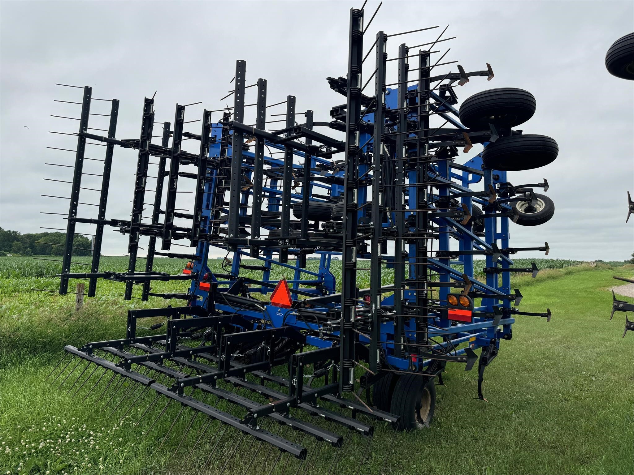 2007 New Holland ST250 Field Cultivator