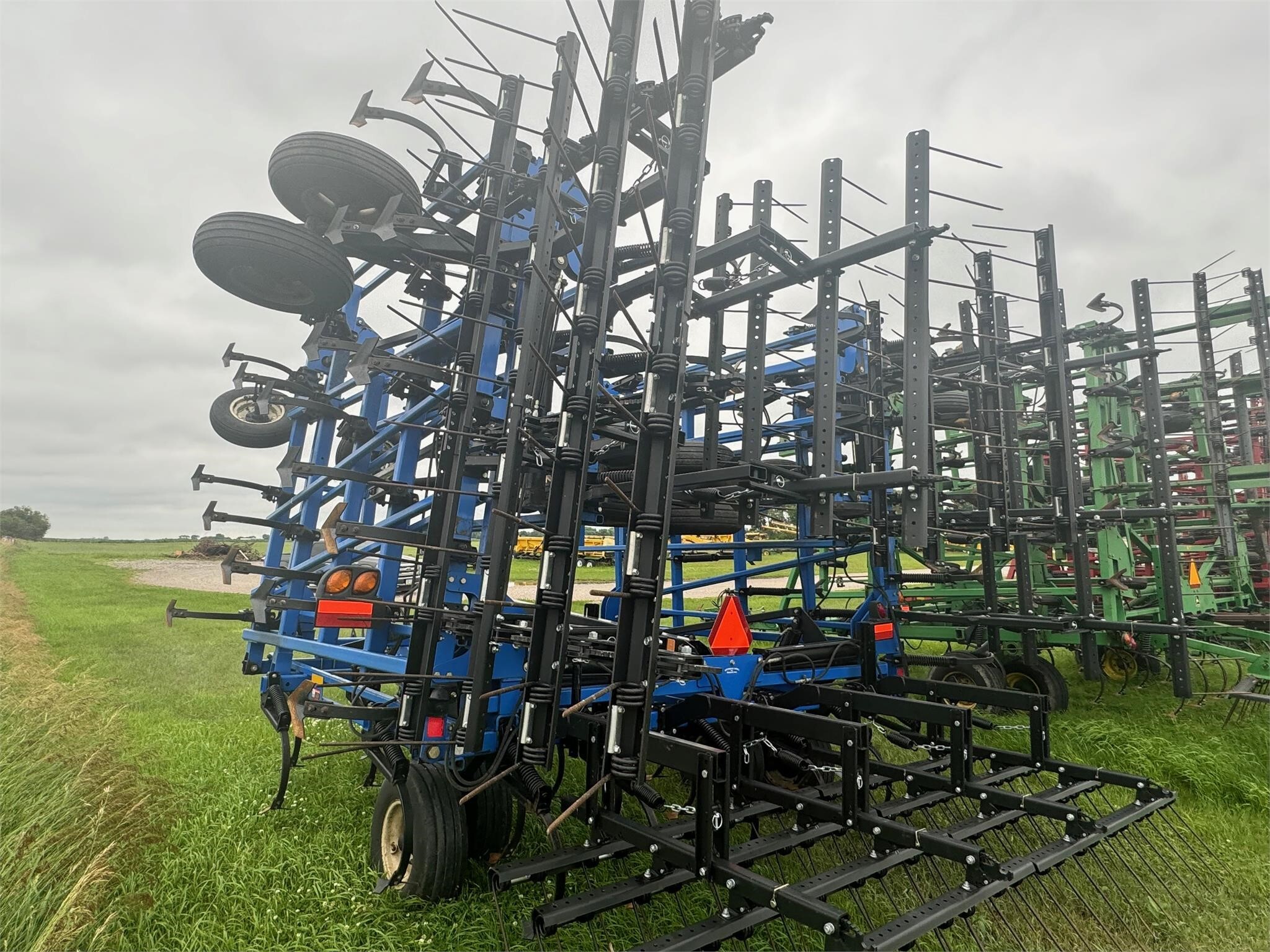 2007 New Holland ST250 Field Cultivator