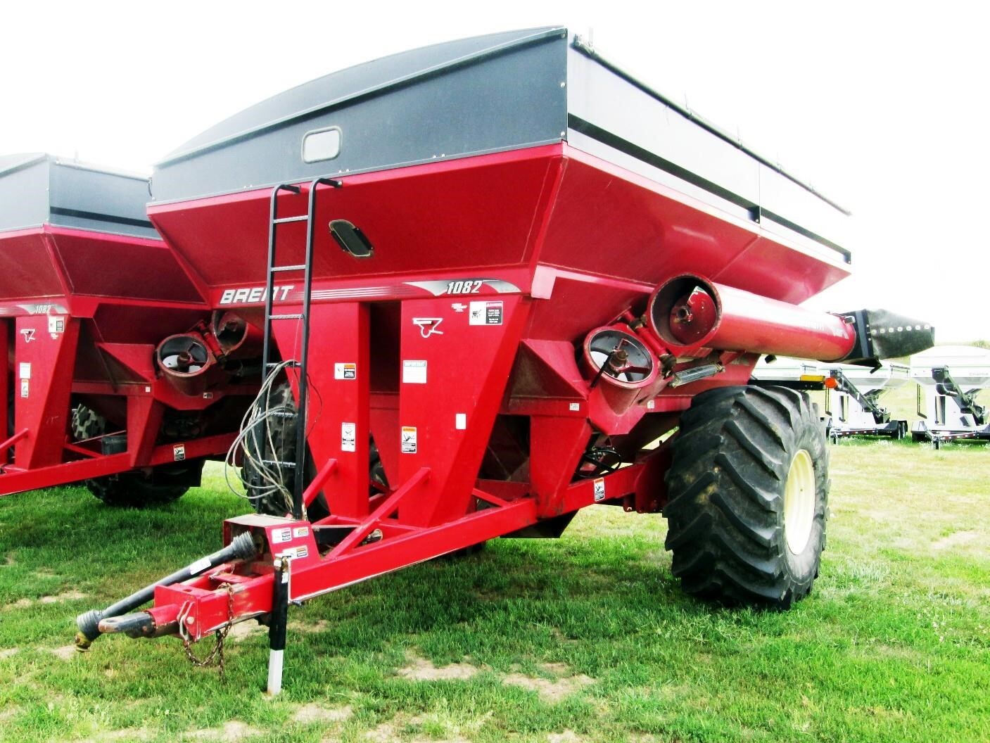 2011 Brent 1082 Grain Cart