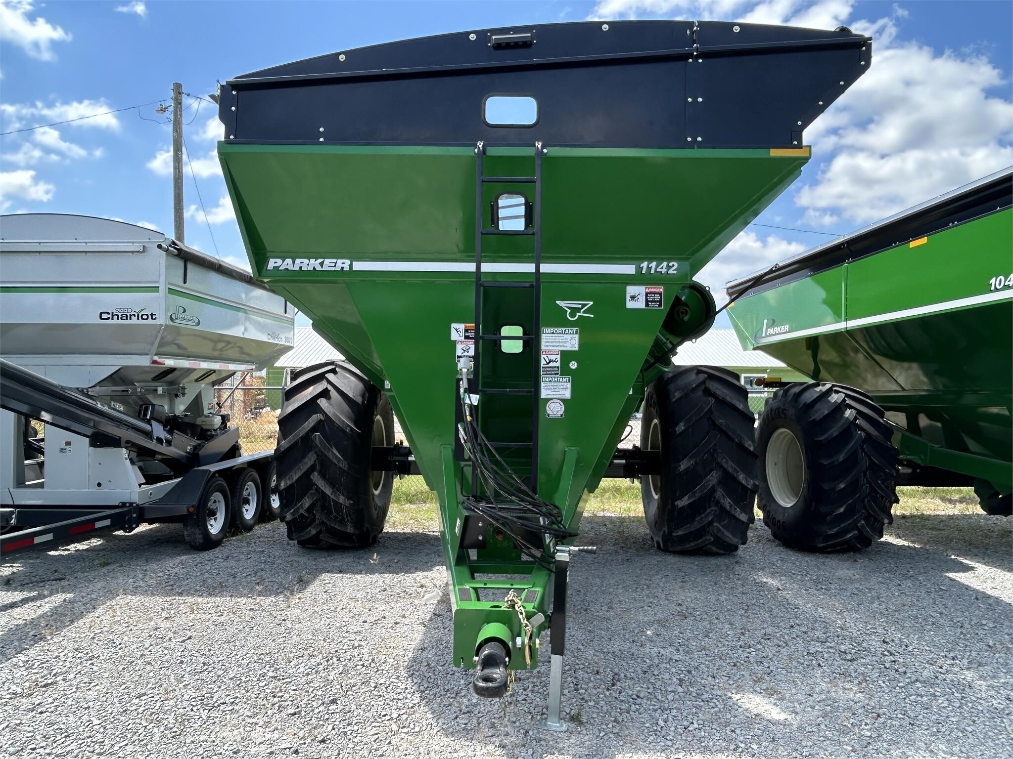 2023 Parker 1142 Grain Cart