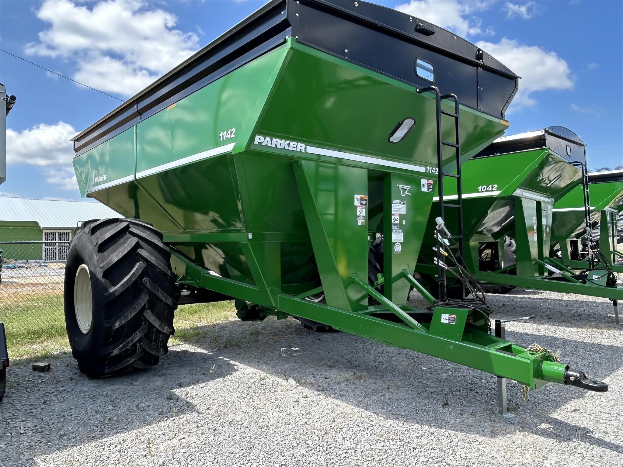 2023 Parker 1142 Grain Cart