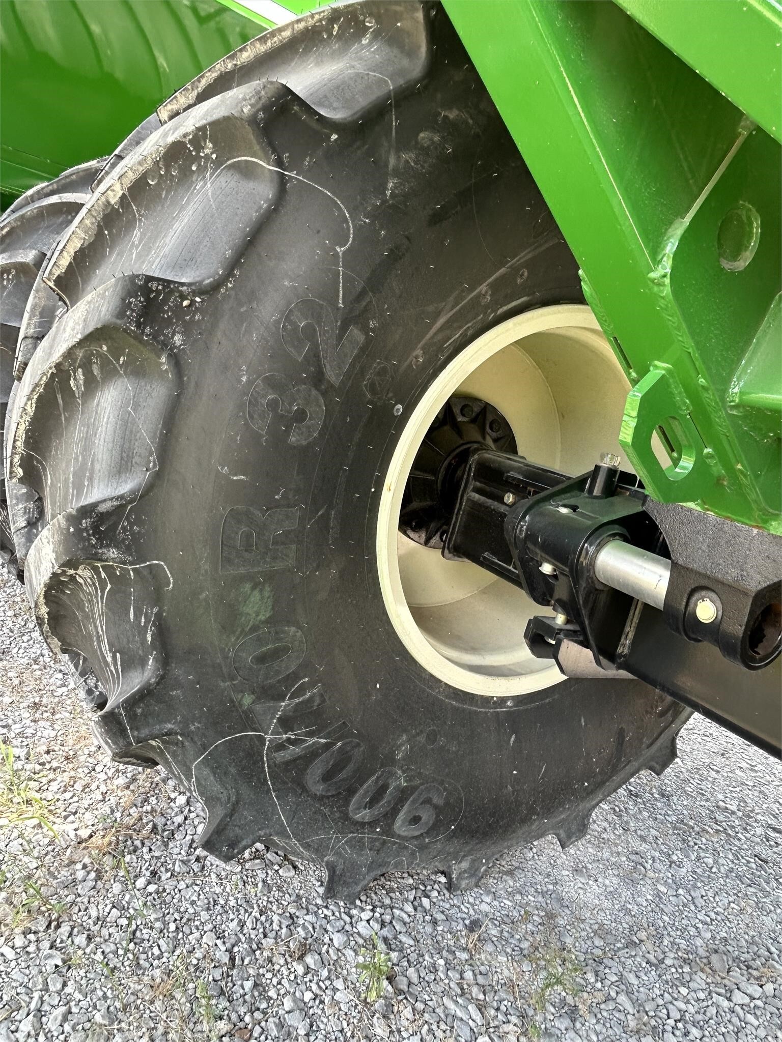 2023 Parker 1142 Grain Cart