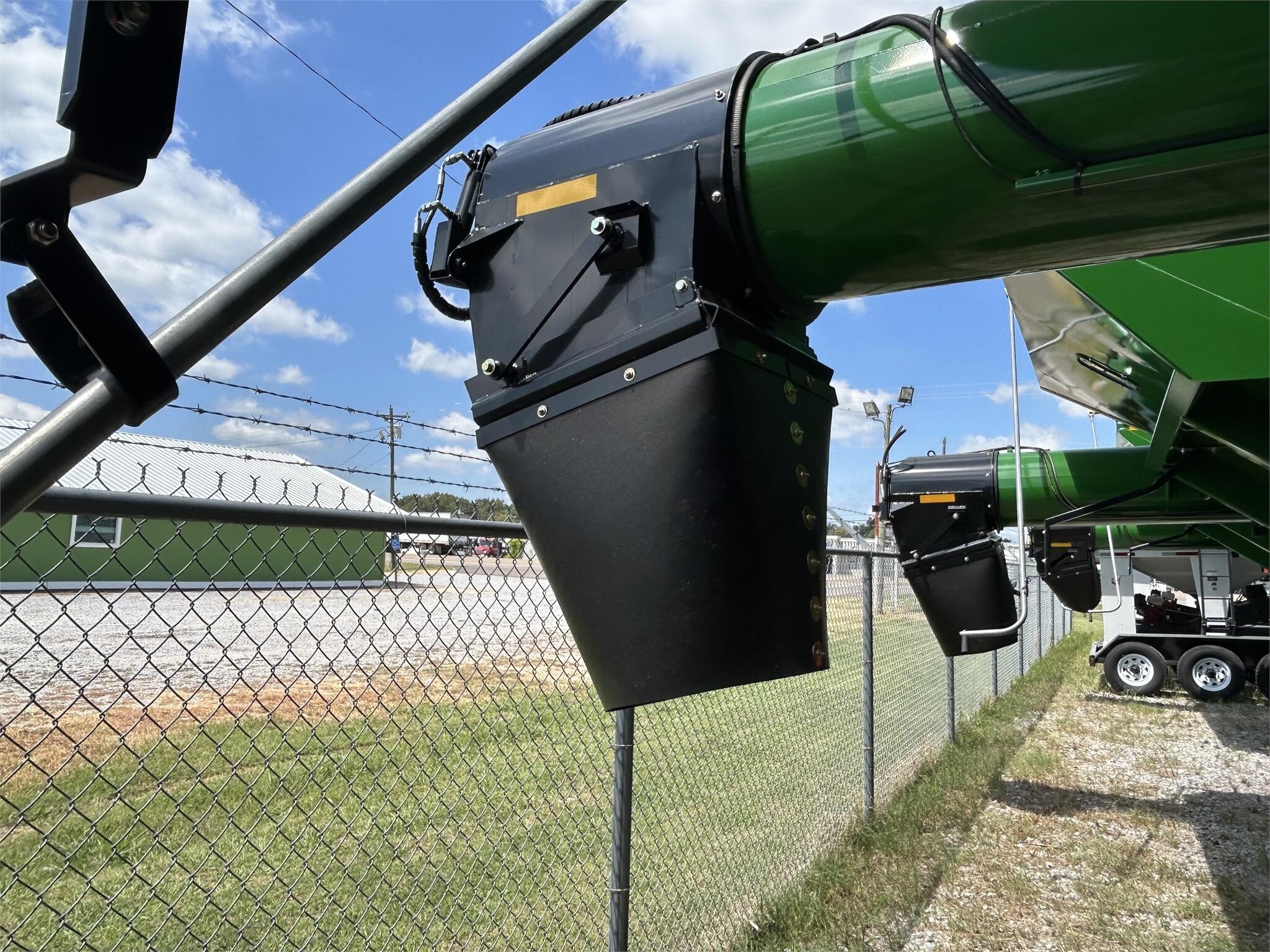 2023 Parker 1142 Grain Cart
