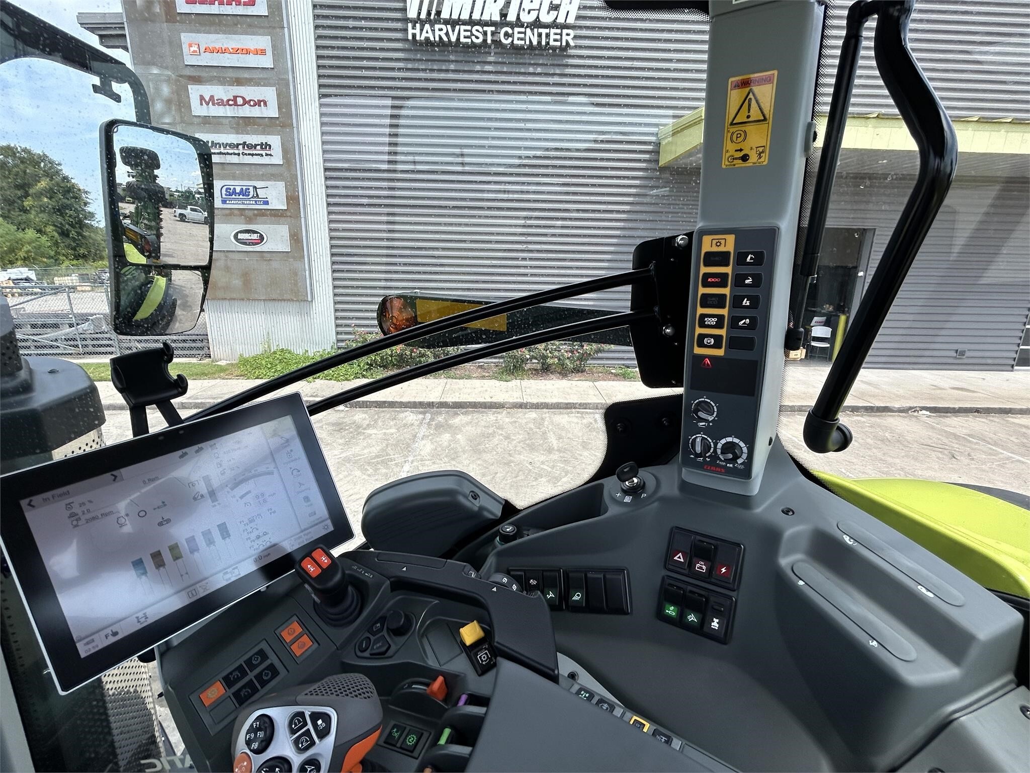 2024 Claas AXION 930TT Tractor