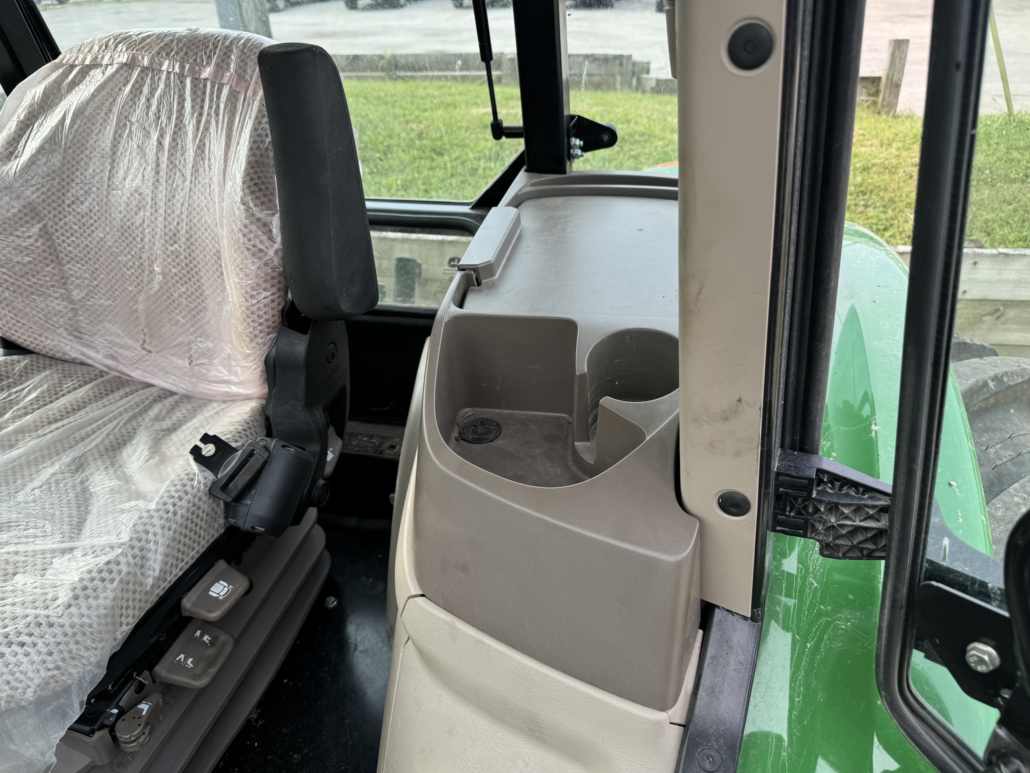 2022 John Deere 5115M Tractor