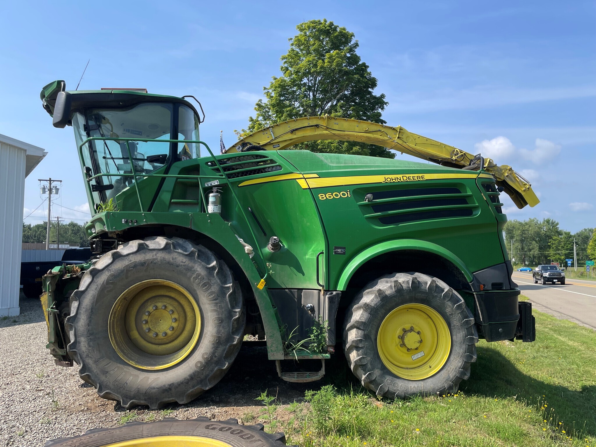 2017 John Deere 8600 Self-Propelled Forage Harvester