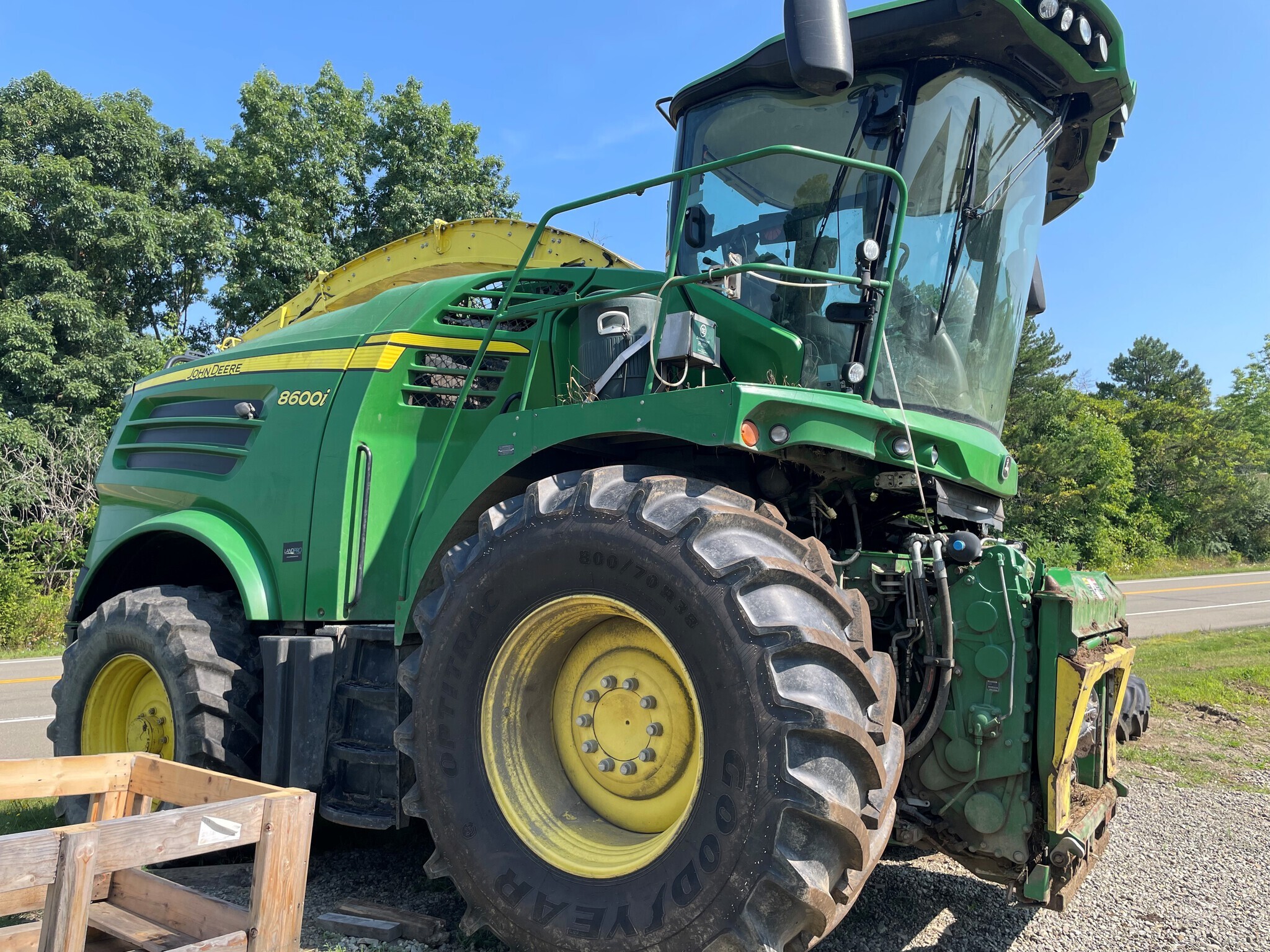 2017 John Deere 8600 Self-Propelled Forage Harvester