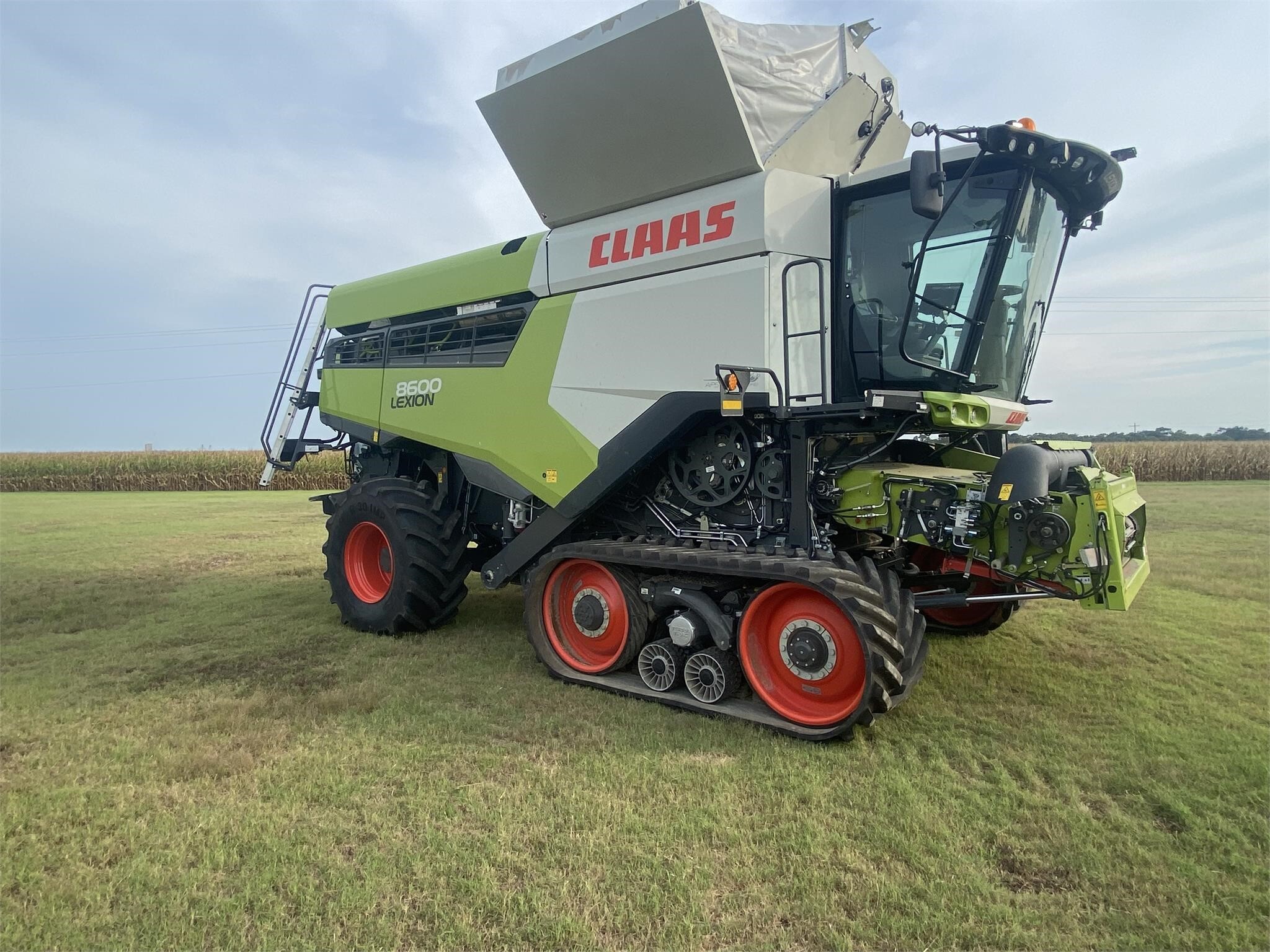 2021 Claas LEXION 8600TT Combine