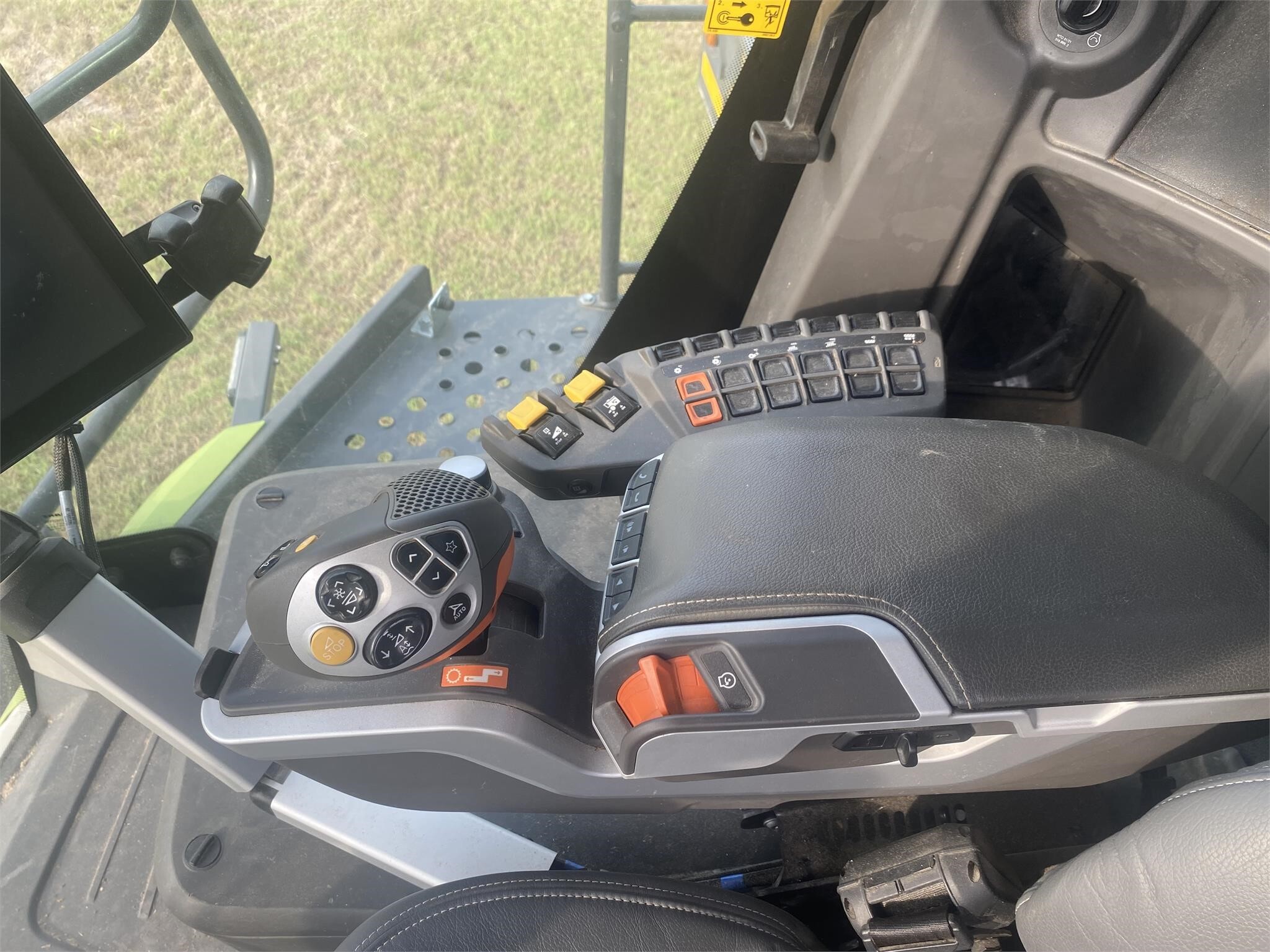 2021 Claas LEXION 8600TT Combine