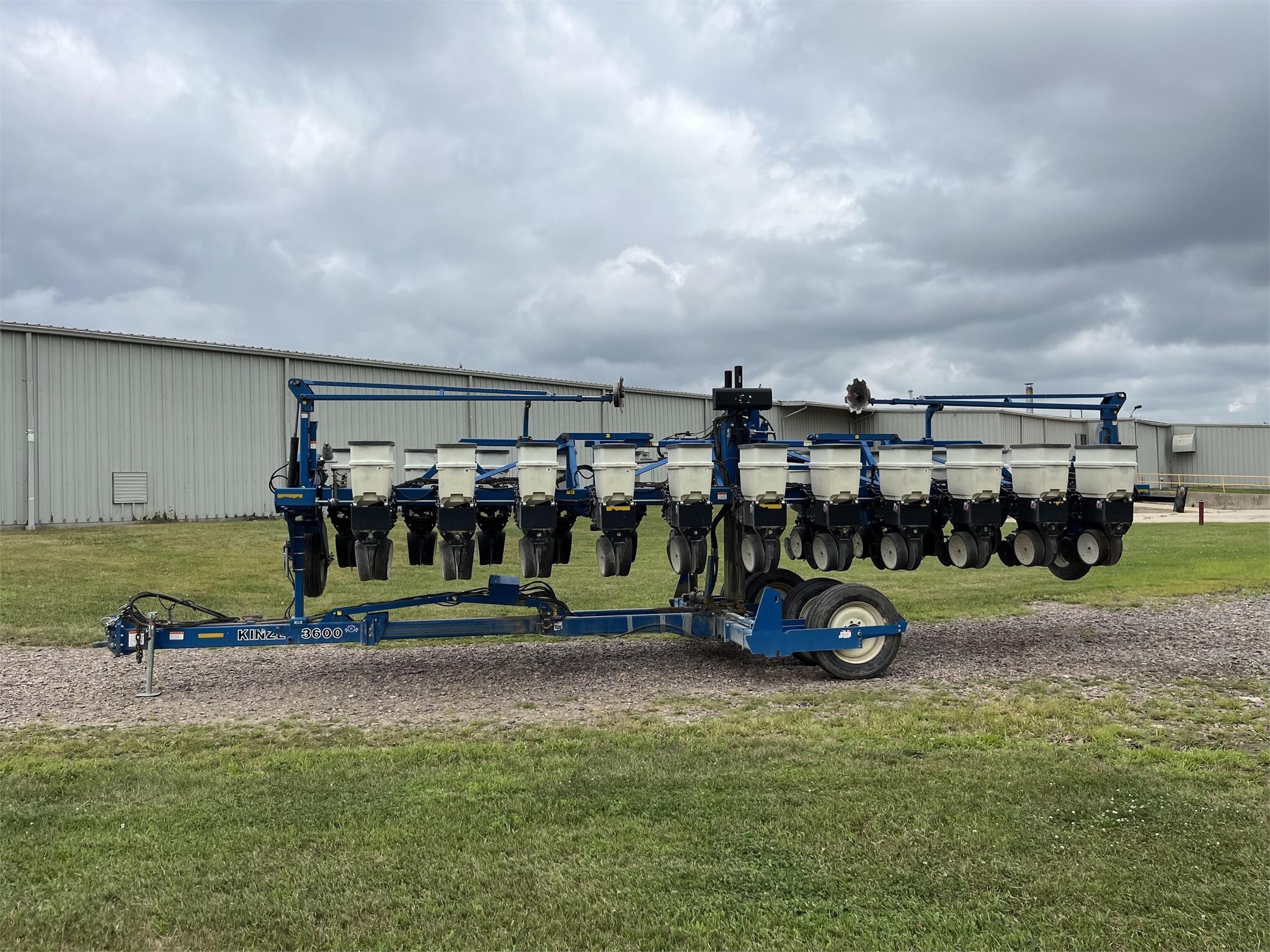 2010 Kinze 3600 Planter