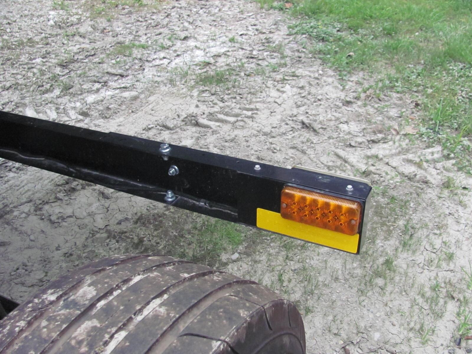  Unverferth AWS52 Header Trailer