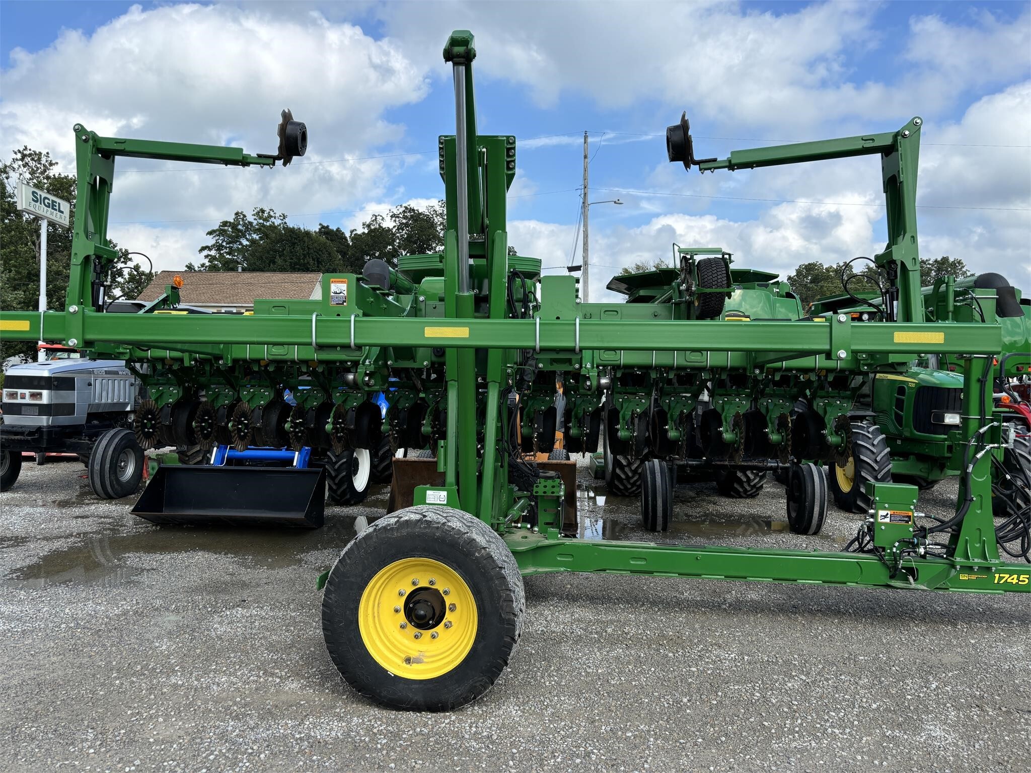 2022 John Deere 1745 Planter