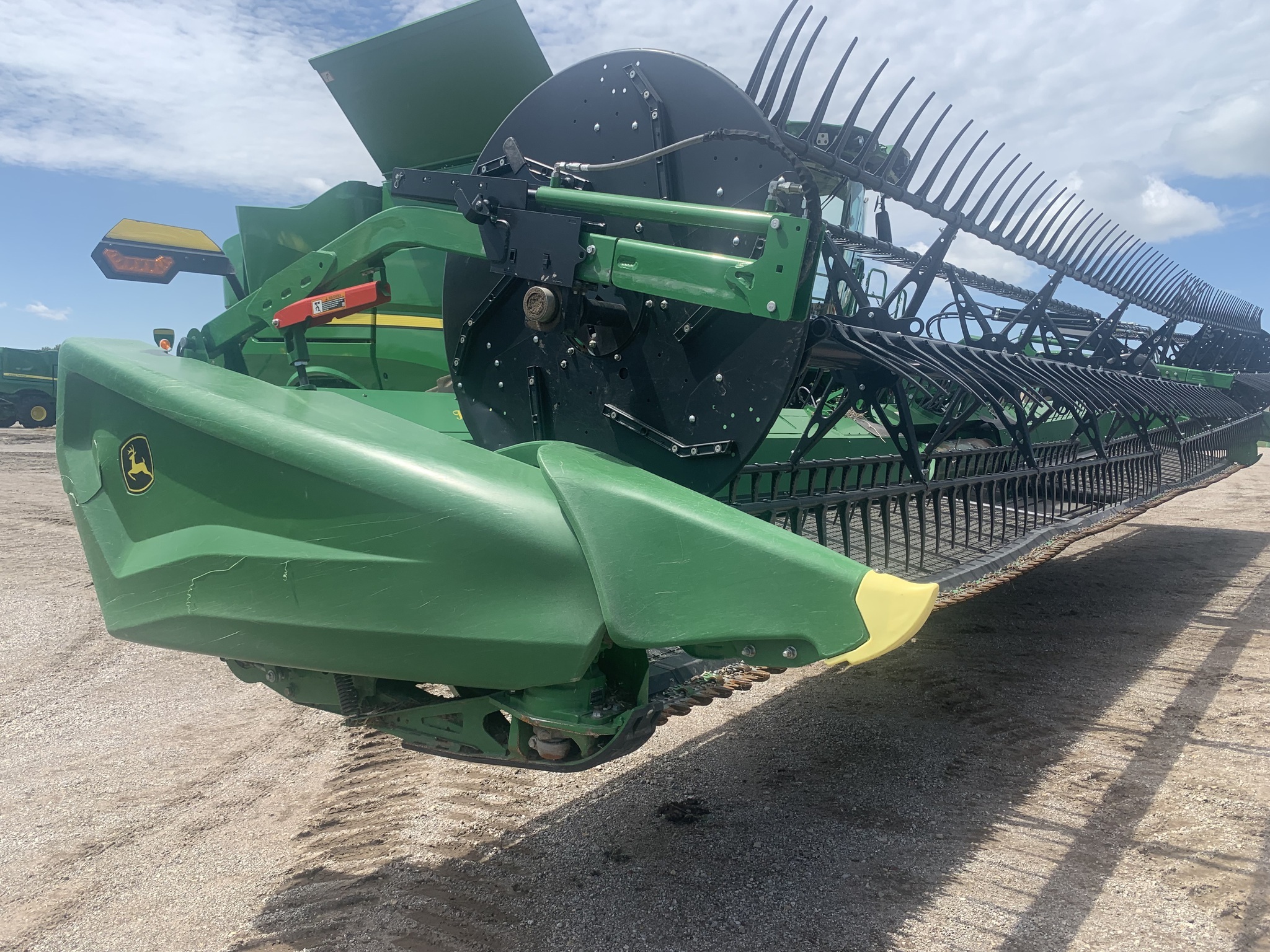 2022 John Deere HD40F Platform