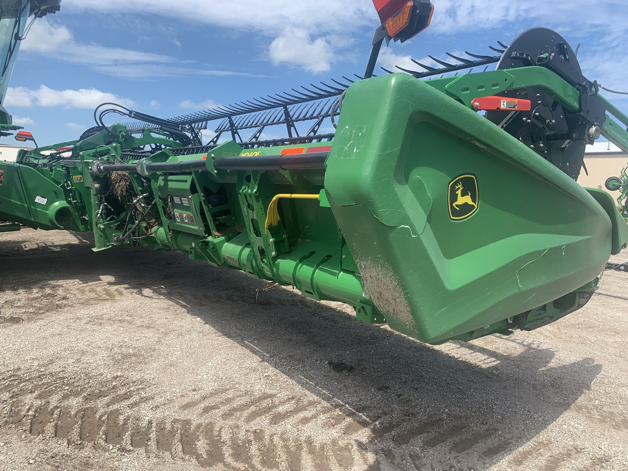 2022 John Deere HD40F Platform