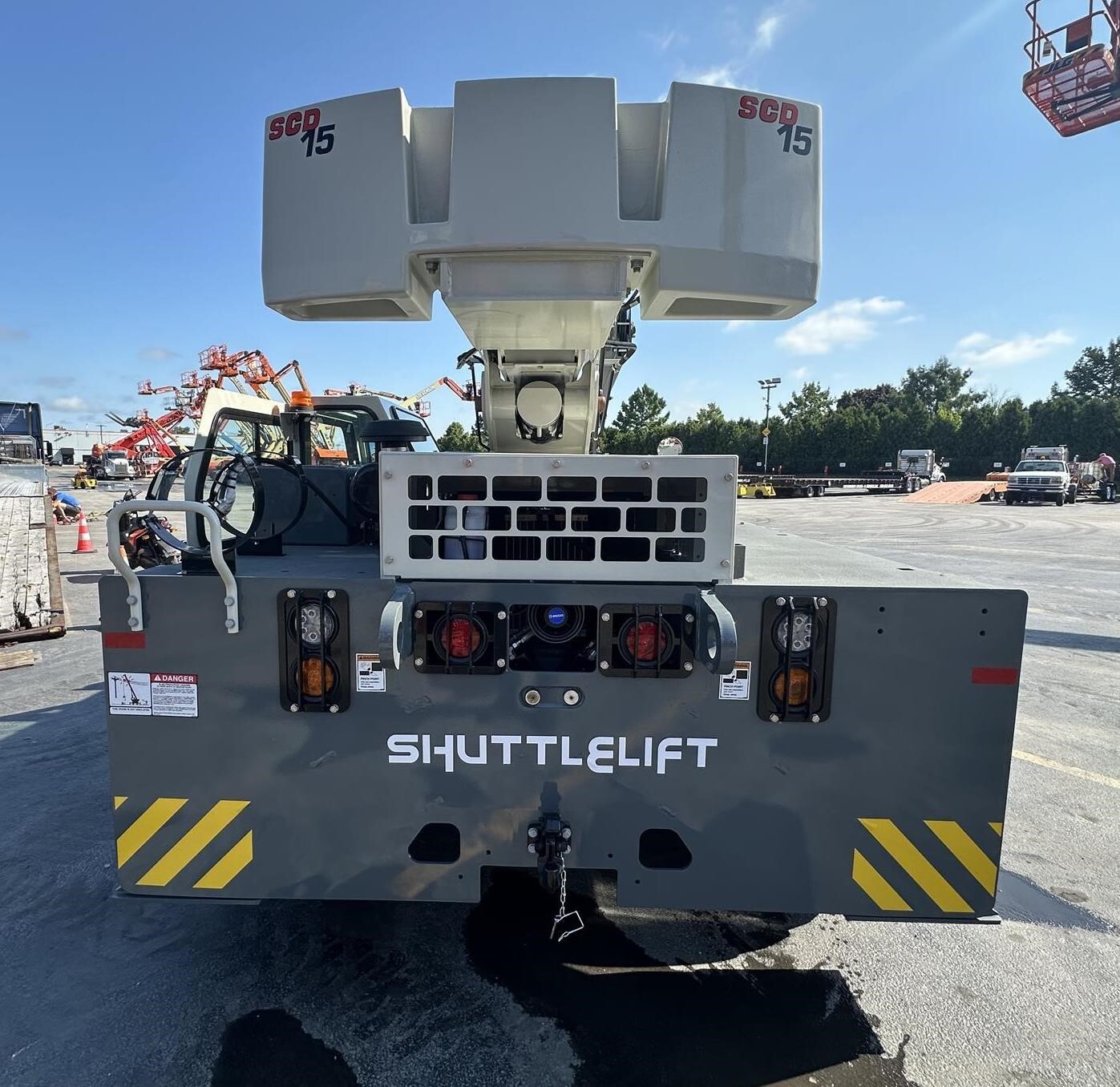 2024 SHUTTLELIFT SCD15 Crane