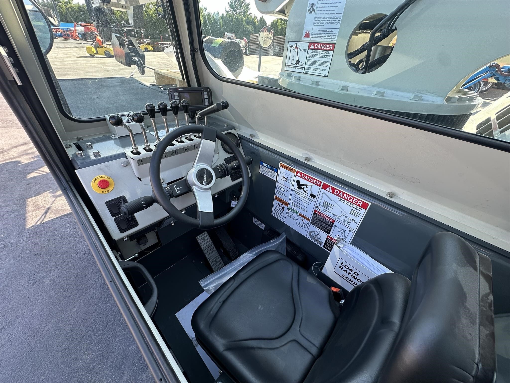 2024 SHUTTLELIFT SCD15 Crane