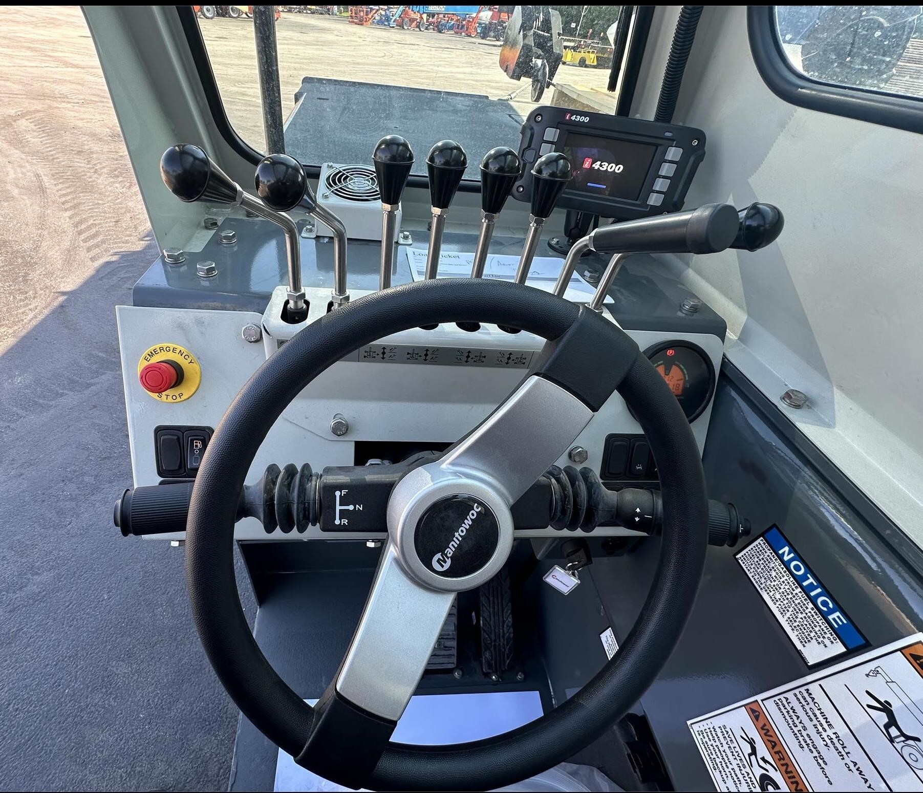 2024 SHUTTLELIFT SCD15 Crane