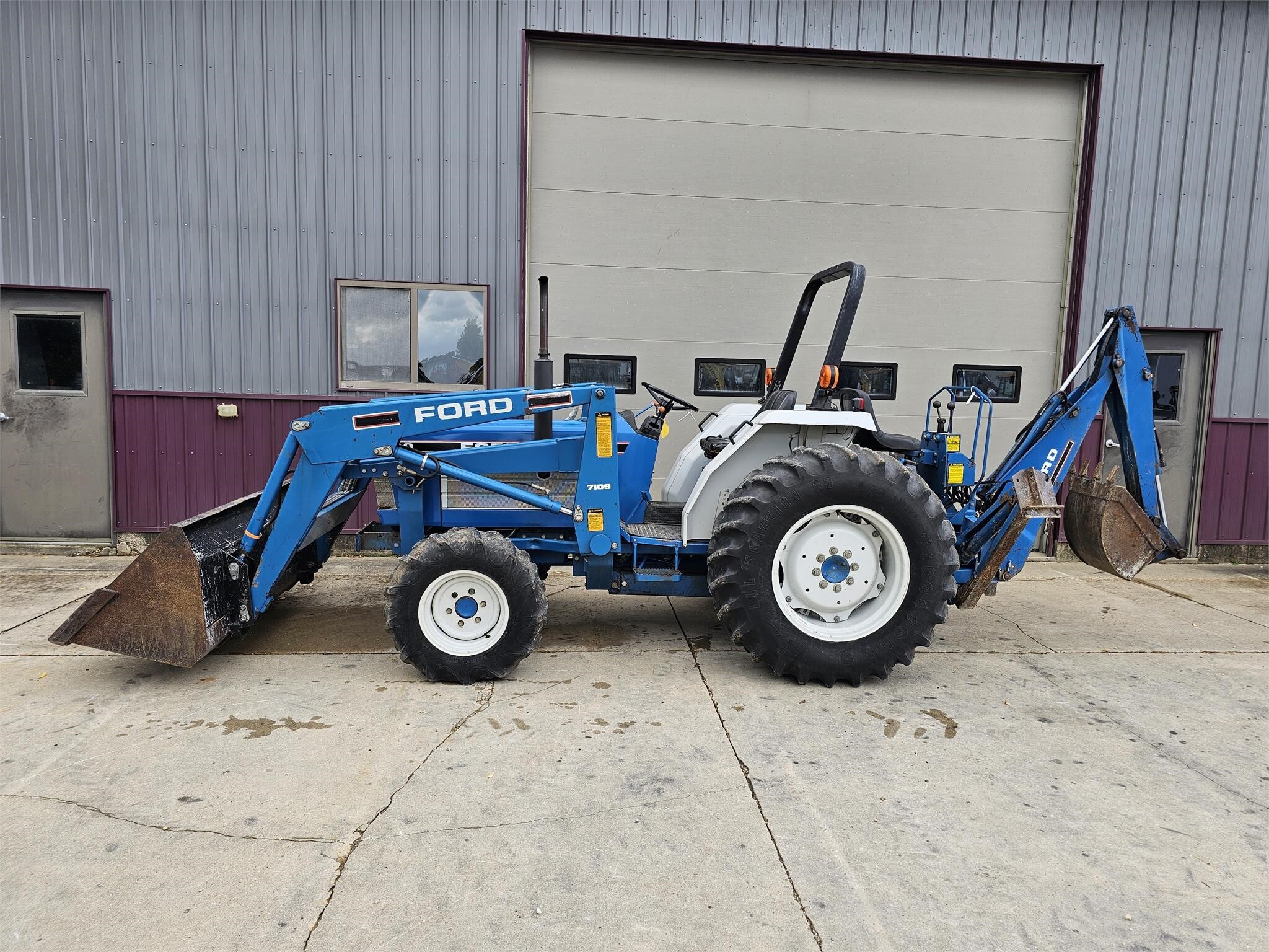 1991 Ford 2120 Tractor