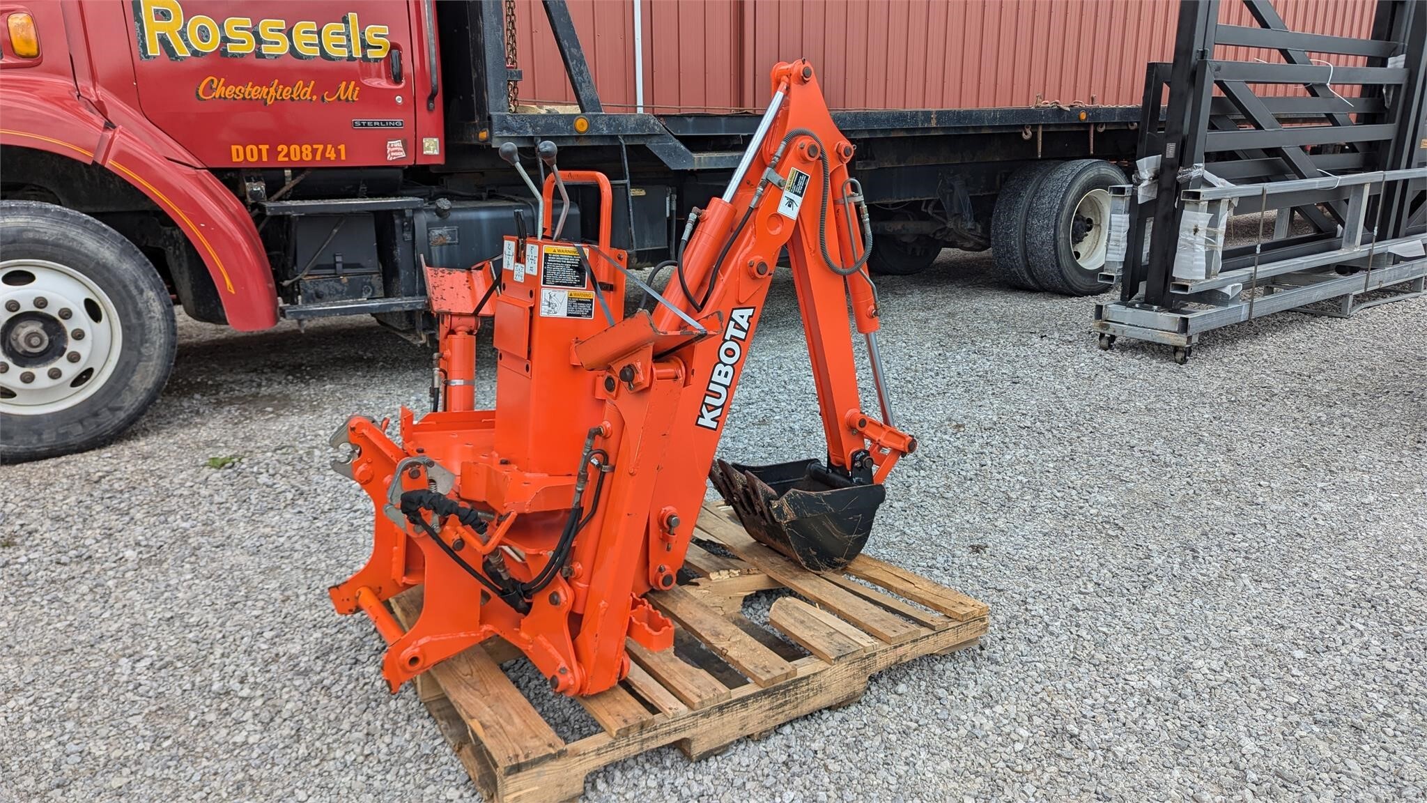  Kubota BT600 Backhoe and Excavator Attachment