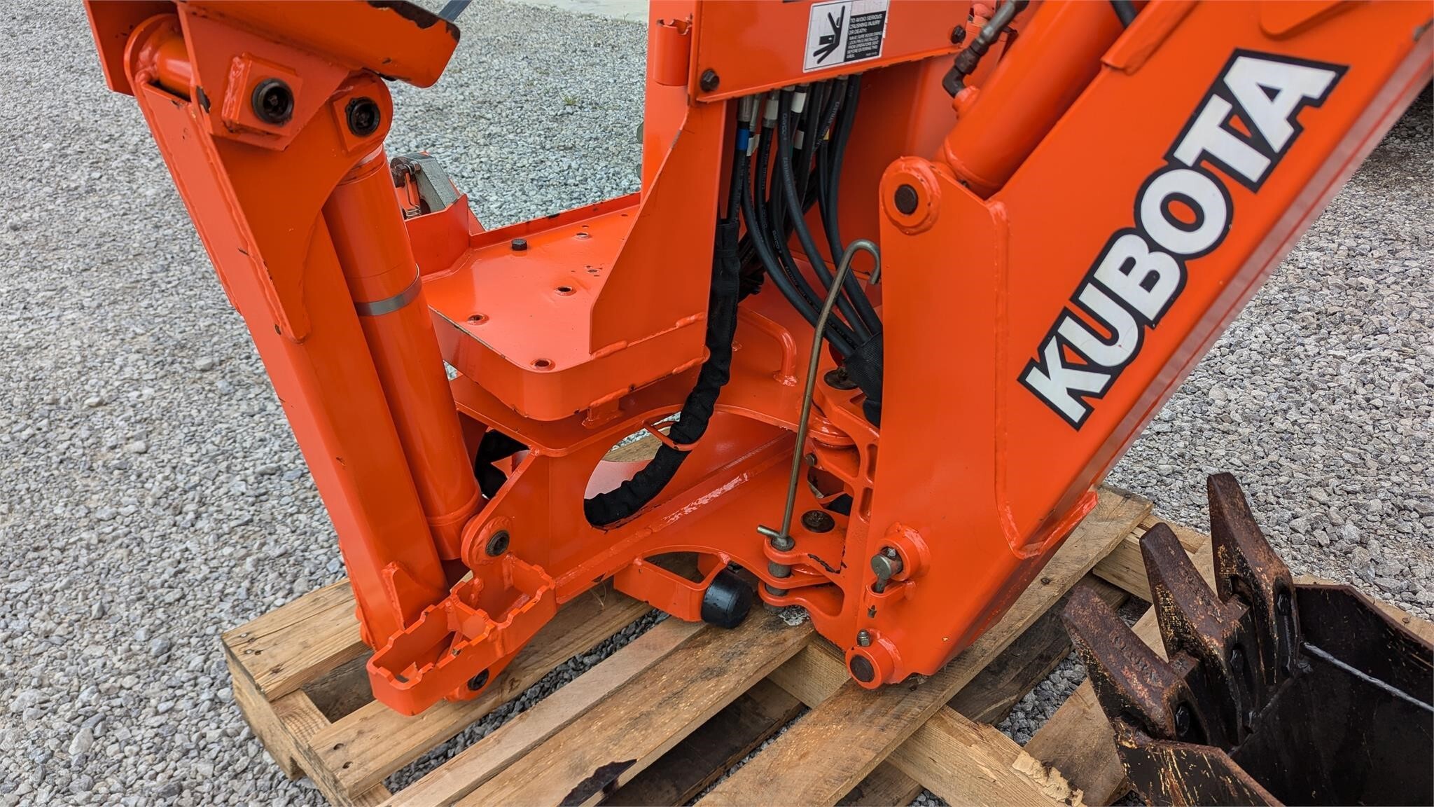  Kubota BT600 Backhoe and Excavator Attachment