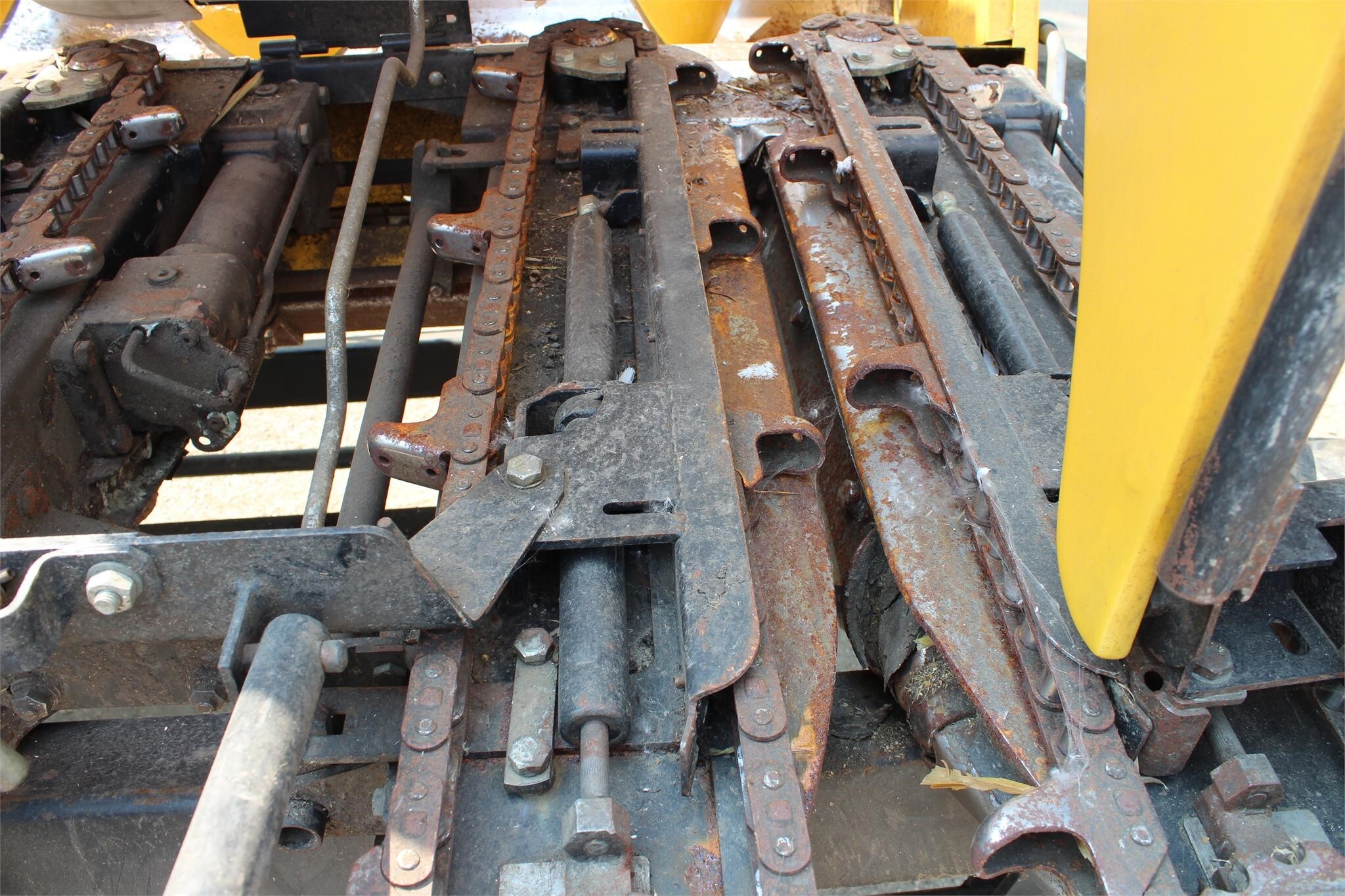 2012 New Holland 99C Corn Head
