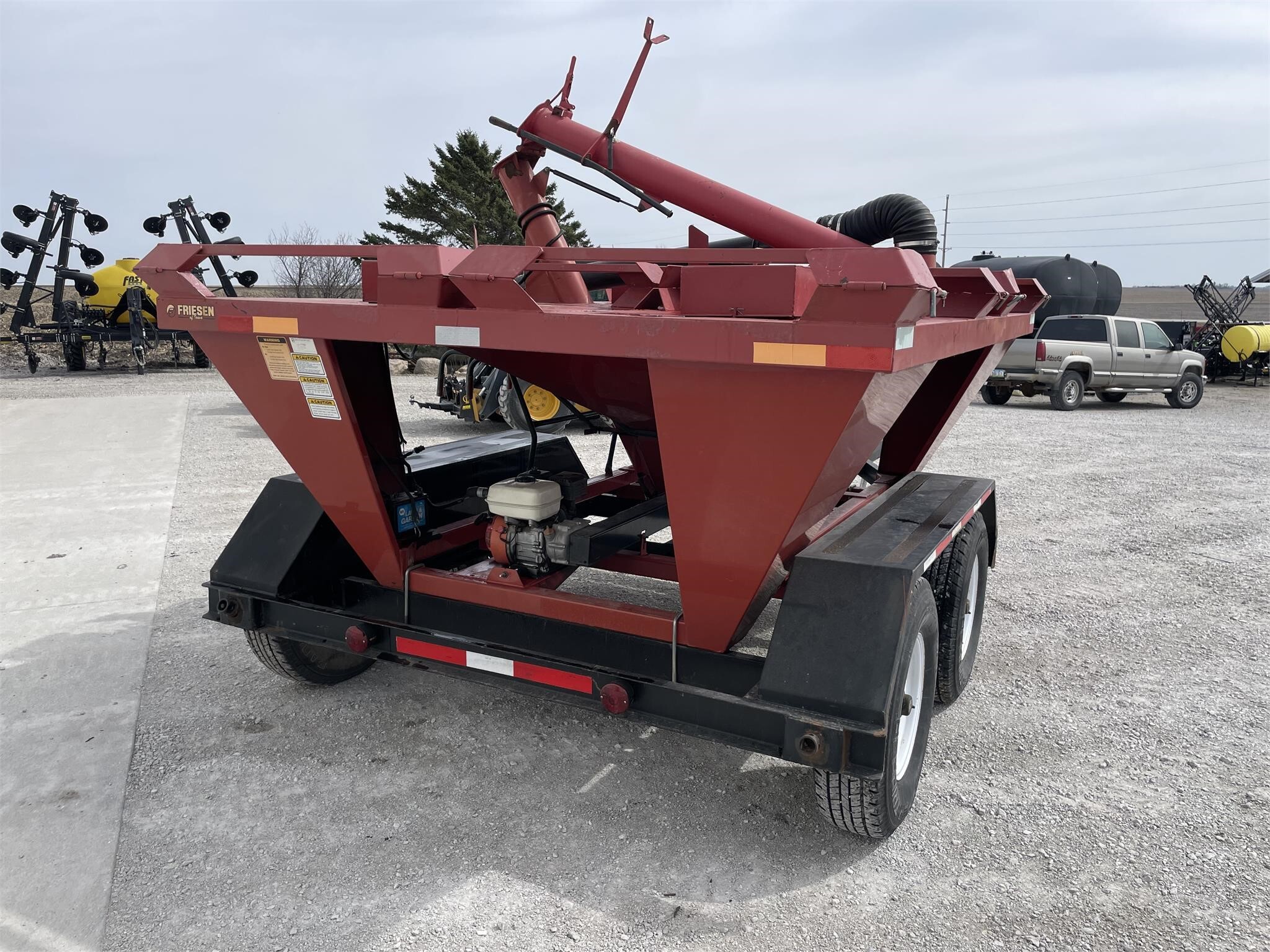  Friesen Titan 4 Seed Tender