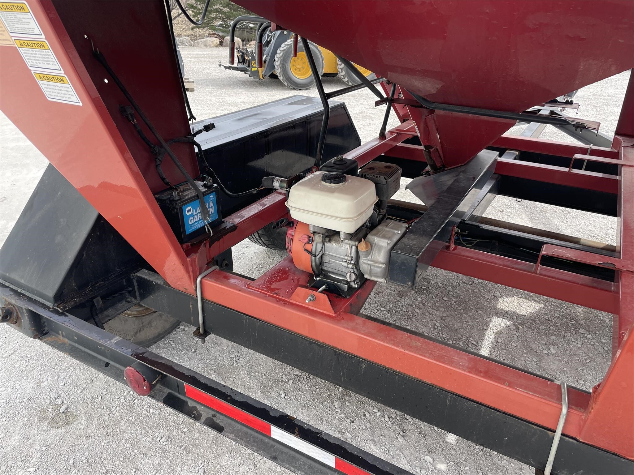  Friesen Titan 4 Seed Tender