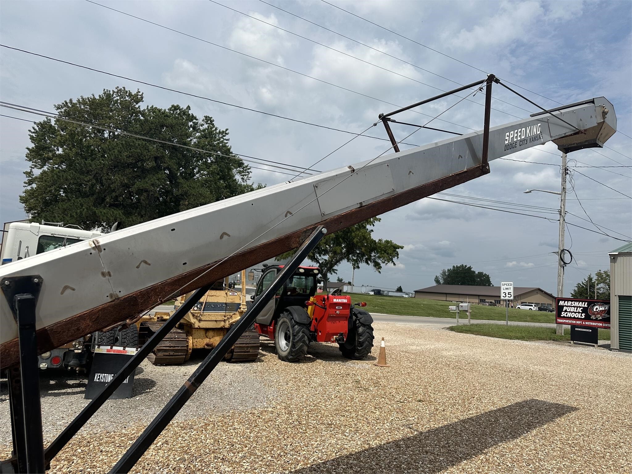  Speed King FL8x37 Augers and Conveyor