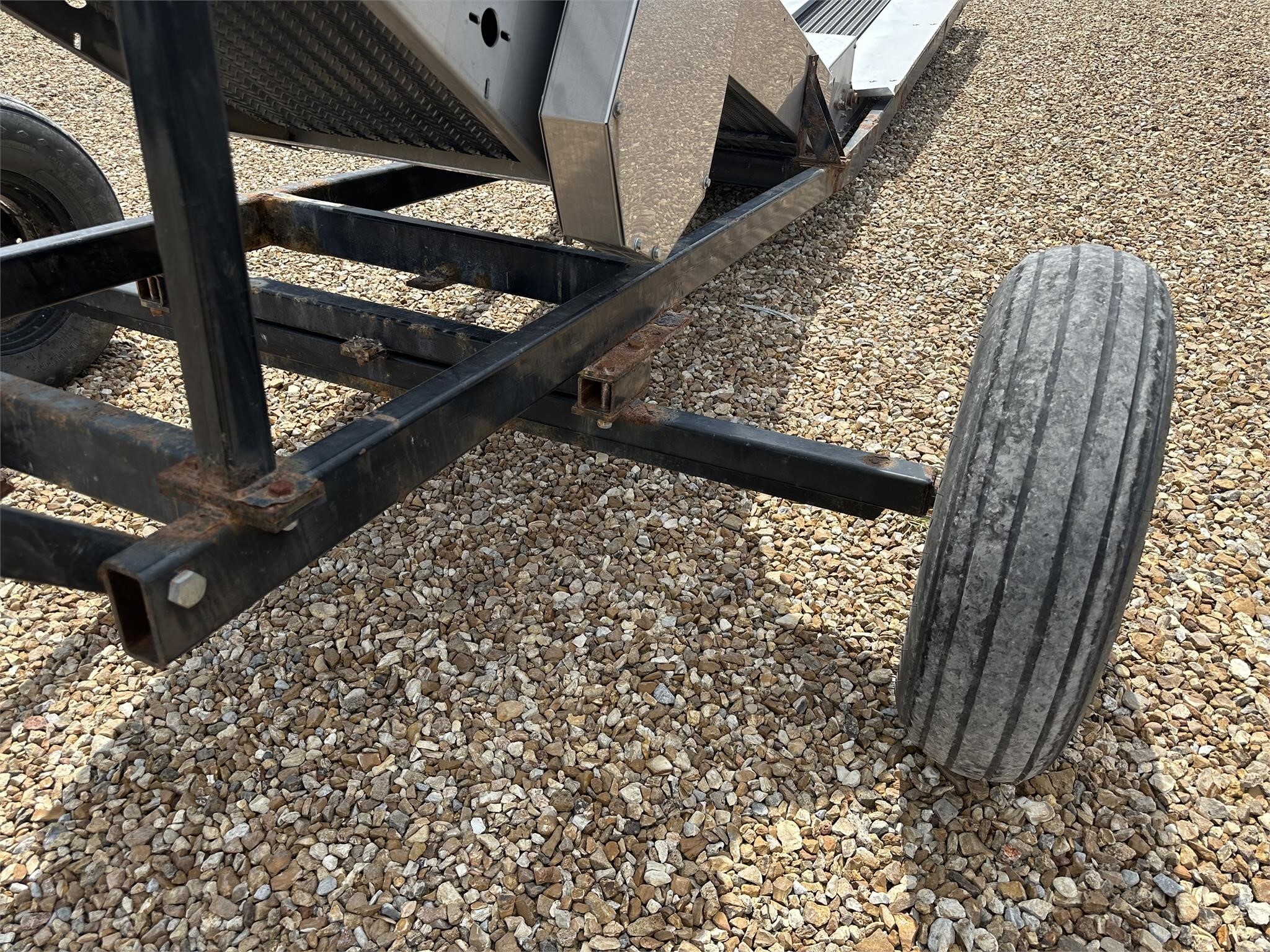  Speed King FL8x37 Augers and Conveyor