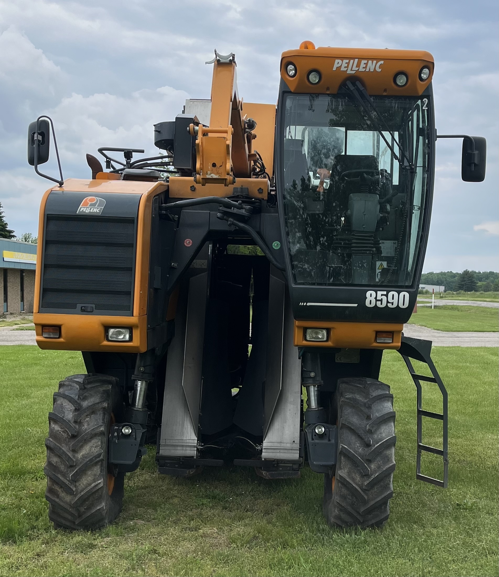 2013 Pellenc 8590 Orchard / Vineyard Equipment