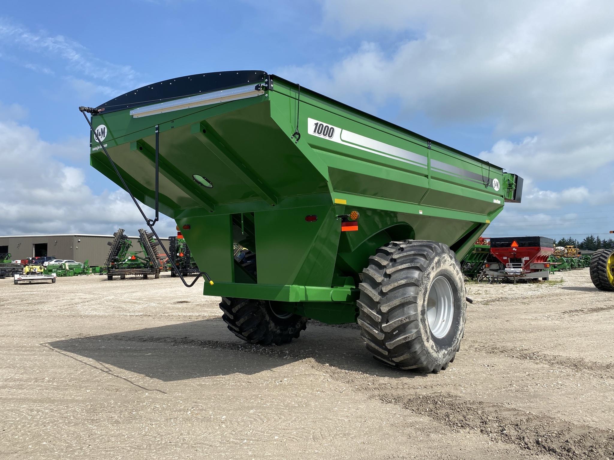 2023 J&M 1000-20 Grain Cart