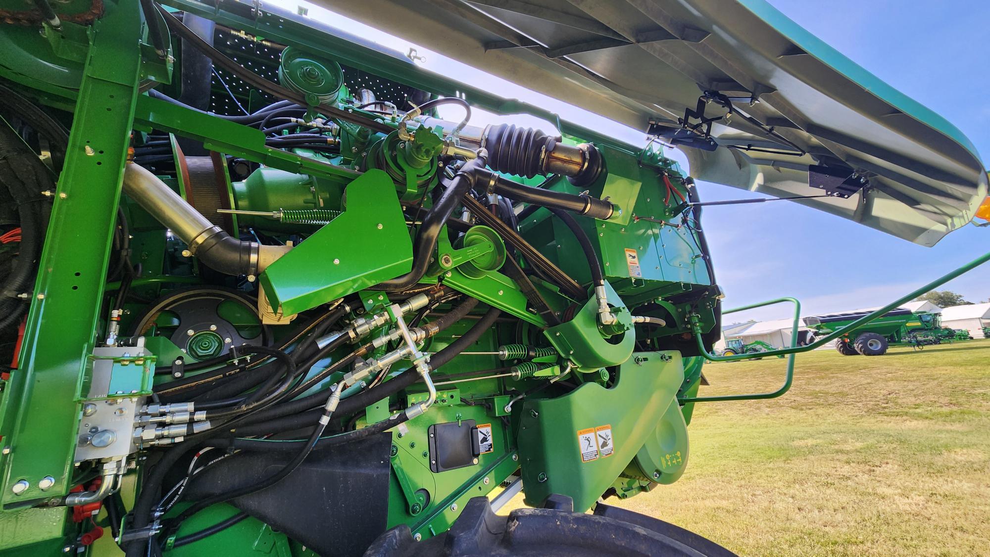 2023 John Deere S790 Combine