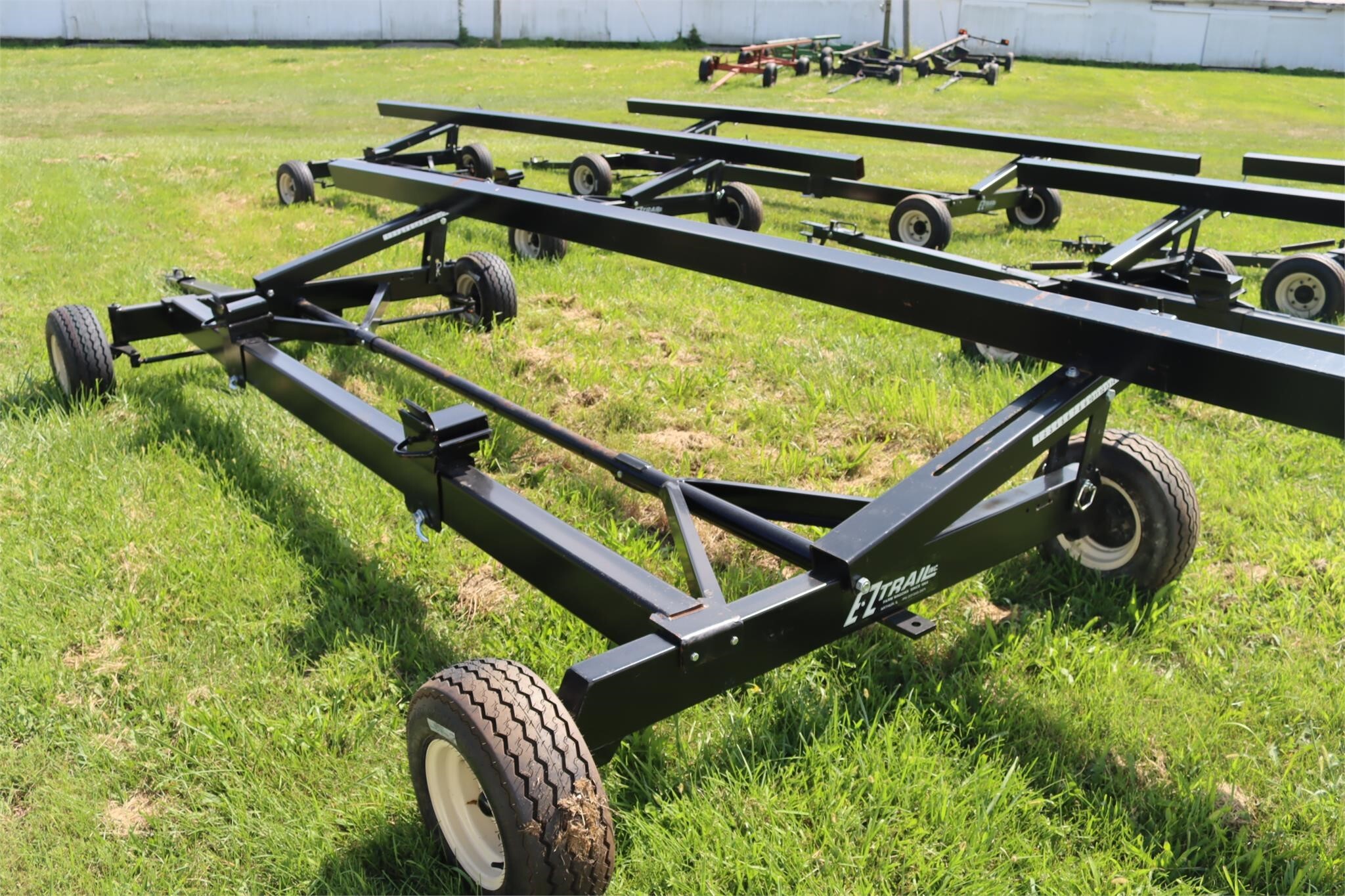  E-Z Trail 680 Header Trailer