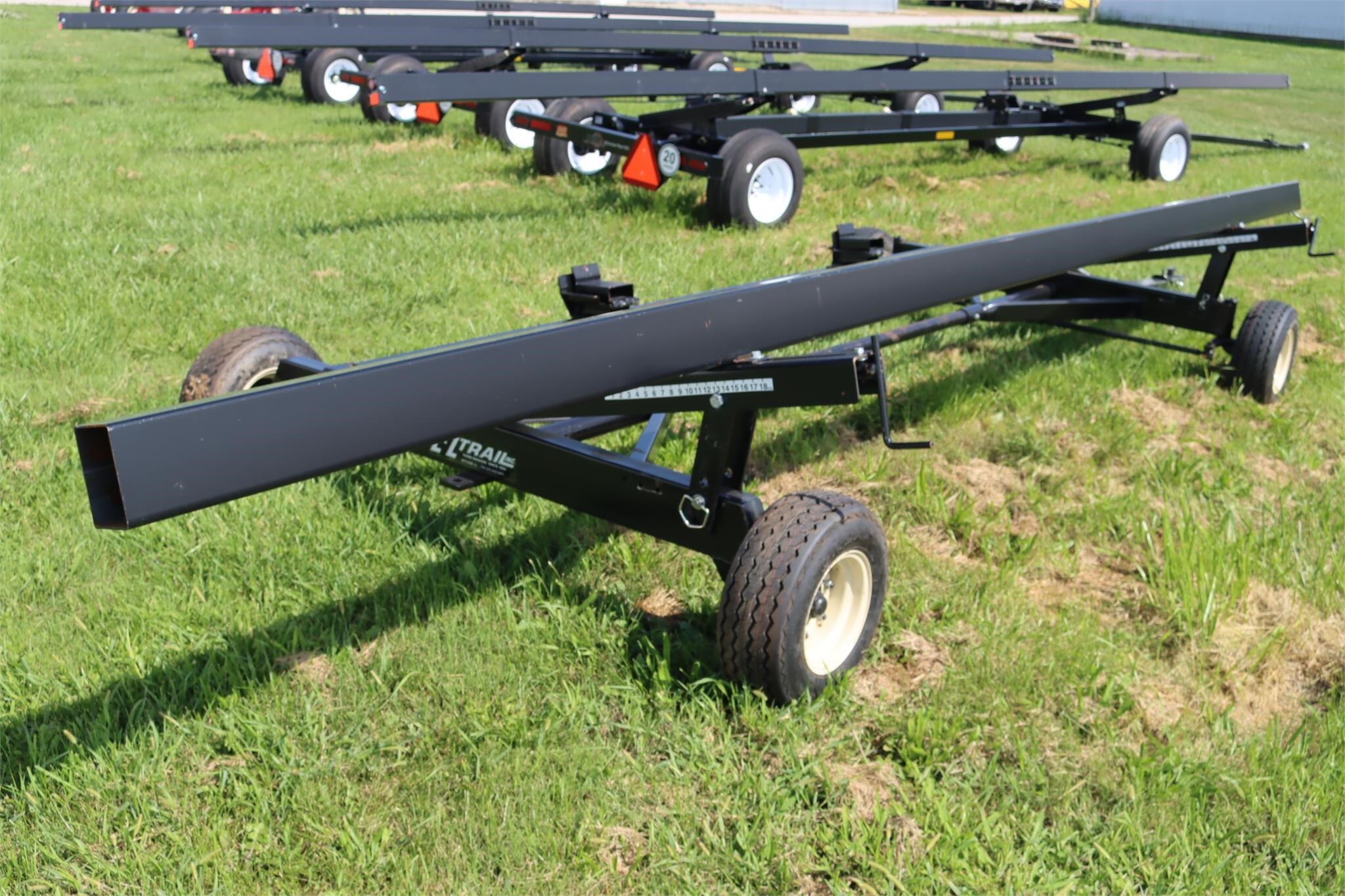  E-Z Trail 680 Header Trailer