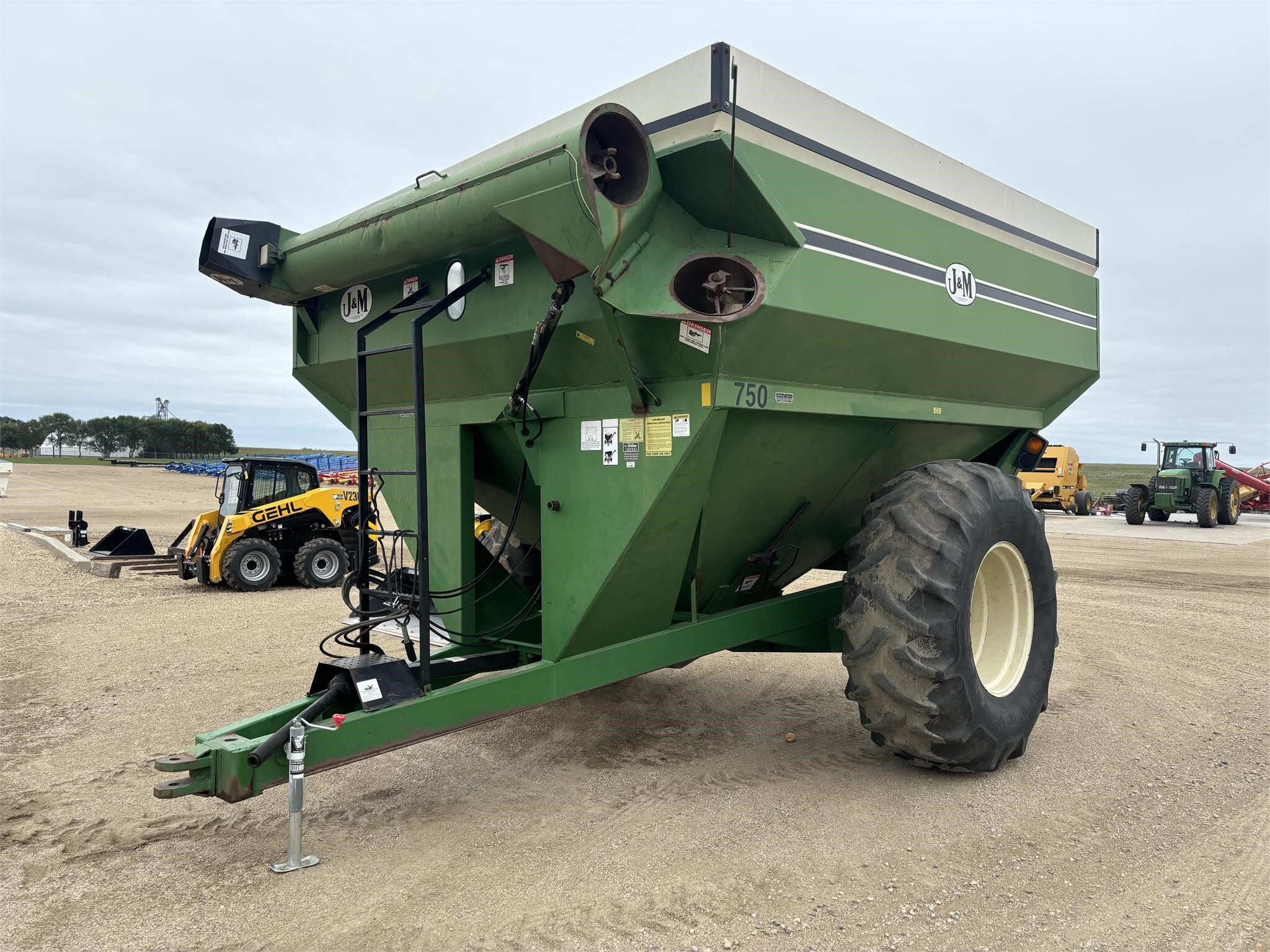  J&M 750-14 Grain Cart