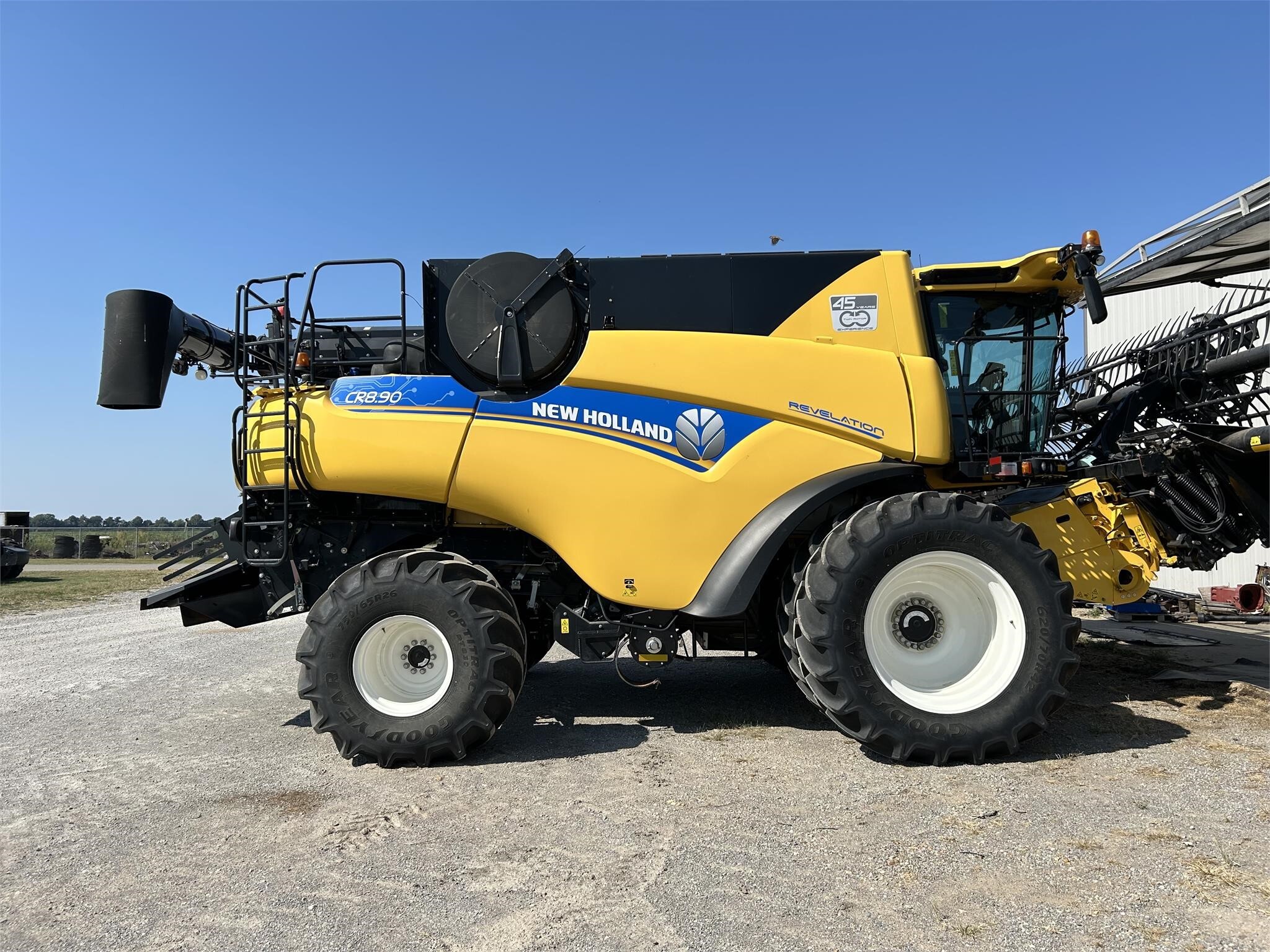 2020 New Holland CR8.90 Combine
