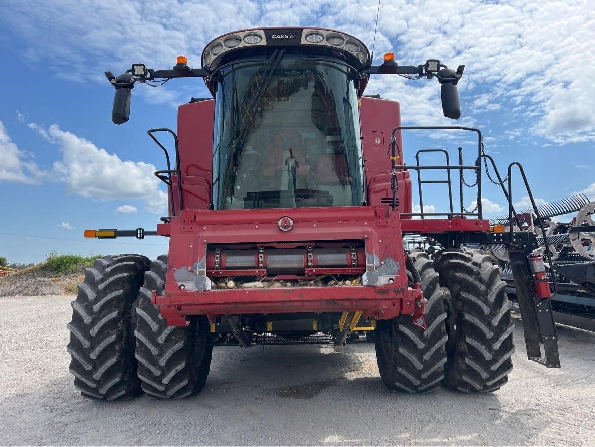 2022 Case IH 8250 Combine