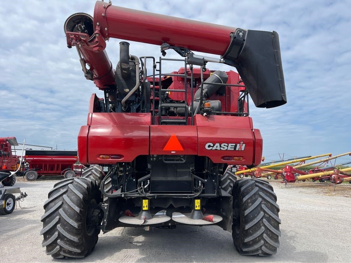 2022 Case IH 8250 Combine