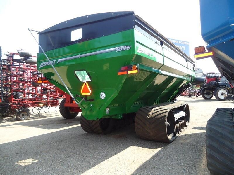 2021 Brent 1596 Grain Cart