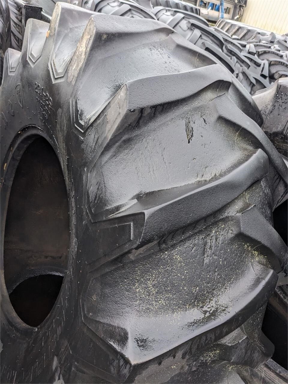 Firestone 23.1-26 Wheels / Tires / Track