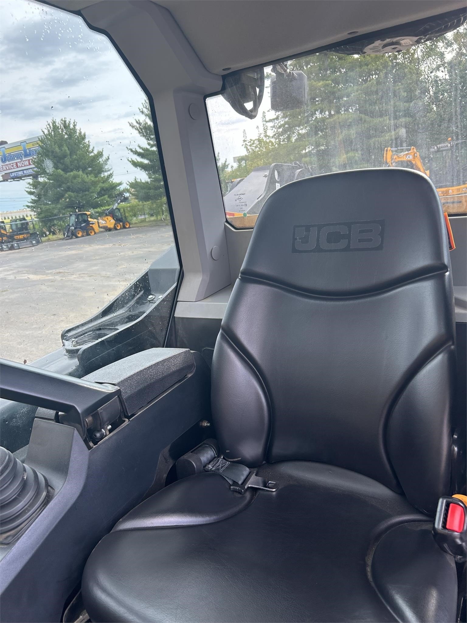 2023 JCB 300T Skid Steer