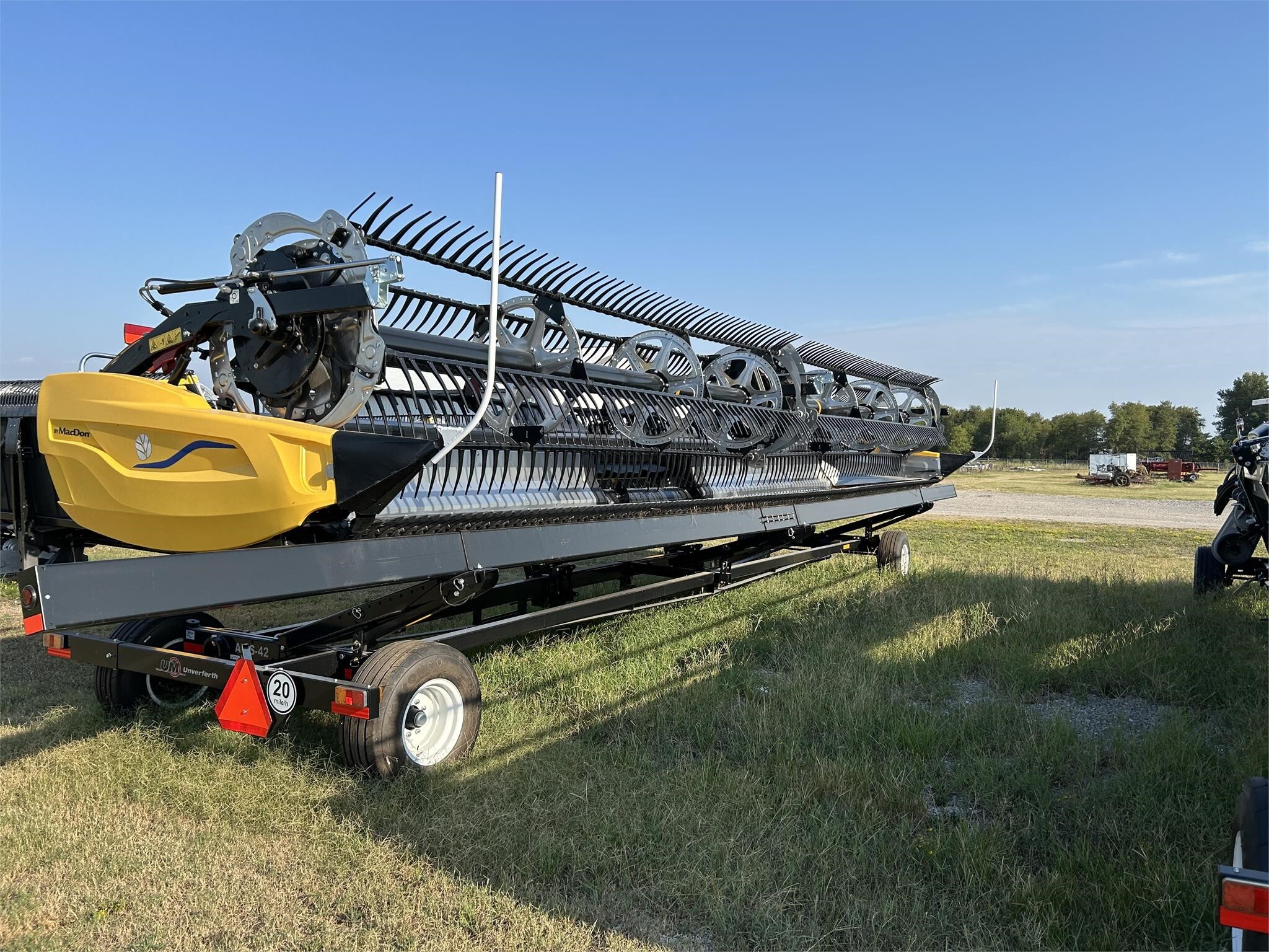  MacDon FD235 Platform